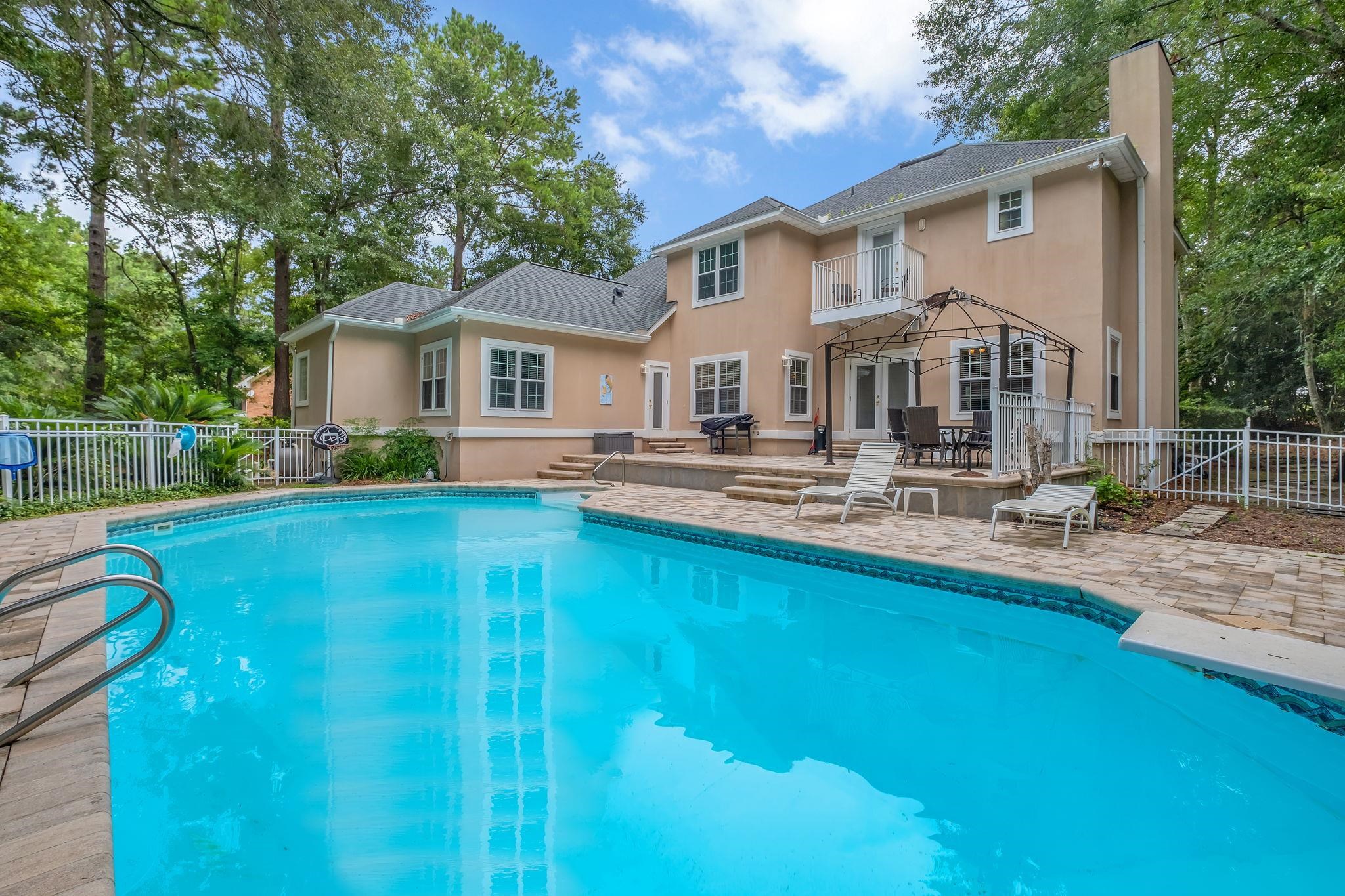 405 Holly Hill Court