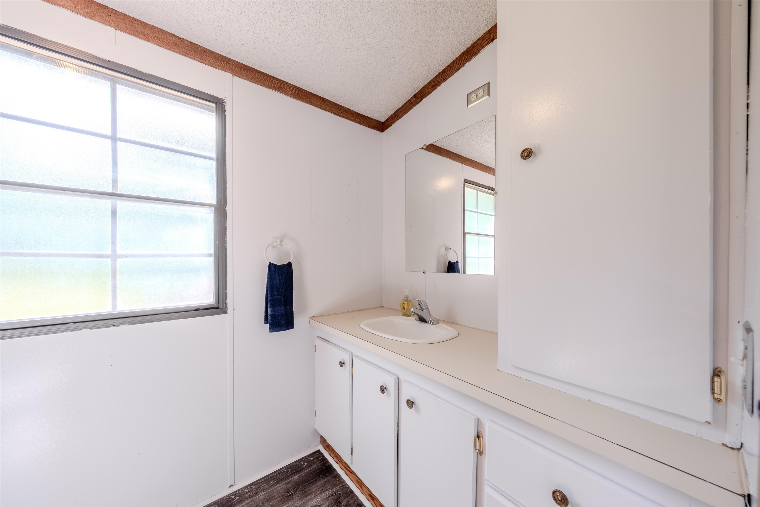 4025 Coastal Highway