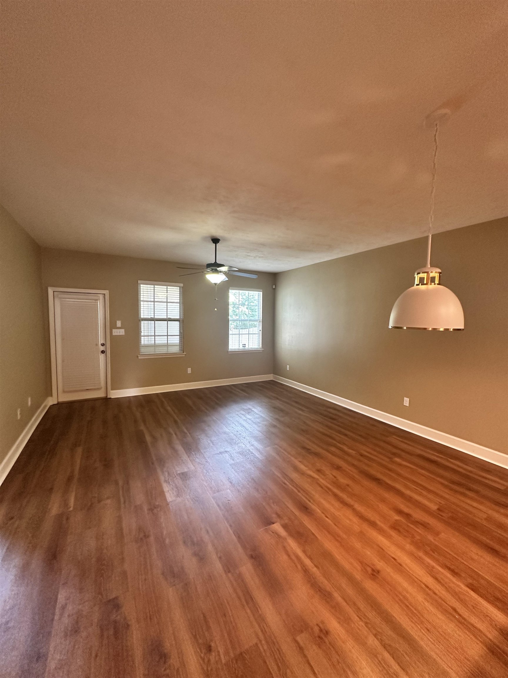 5614 Hampton Hill Circle