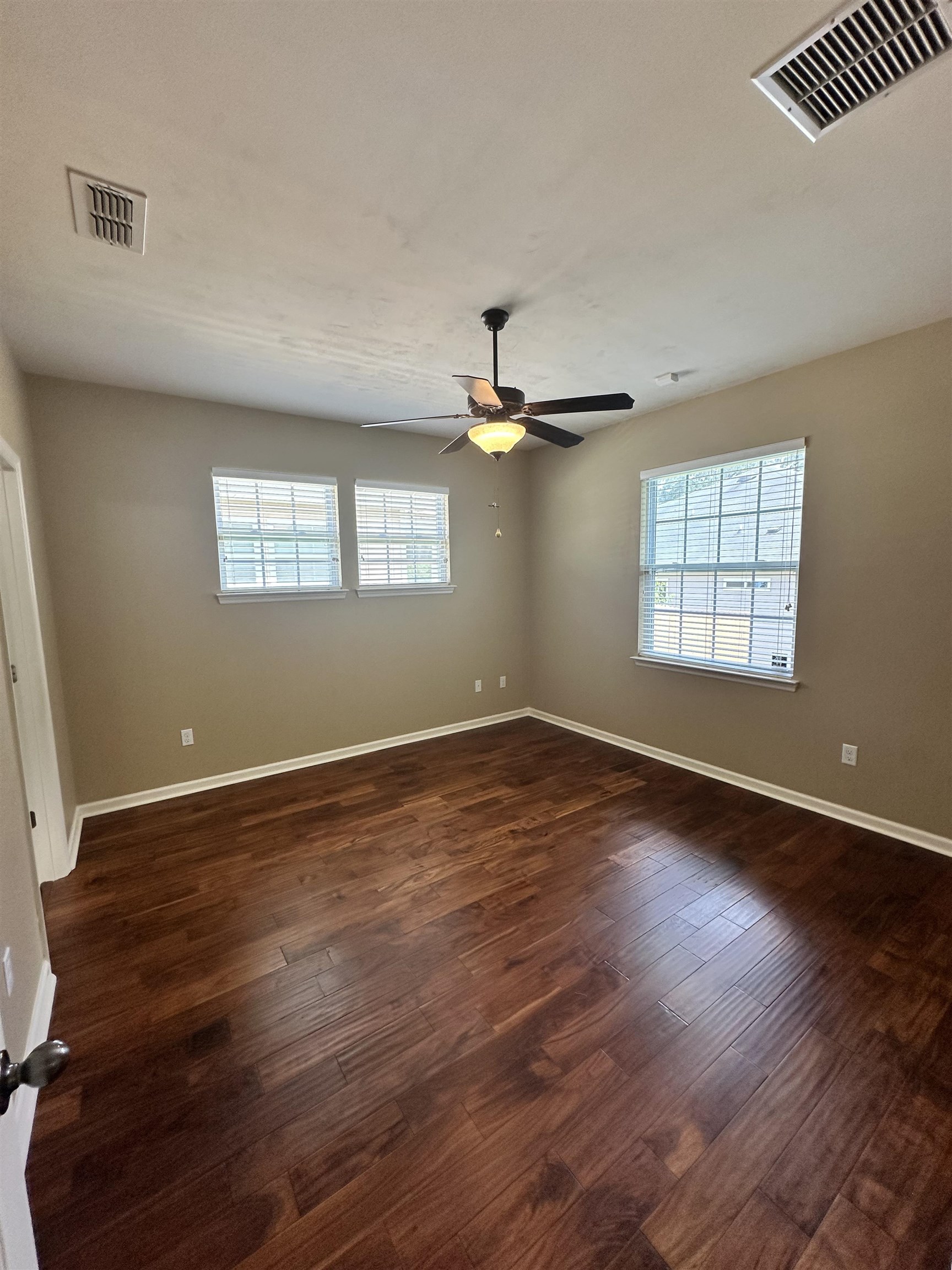 5614 Hampton Hill Circle