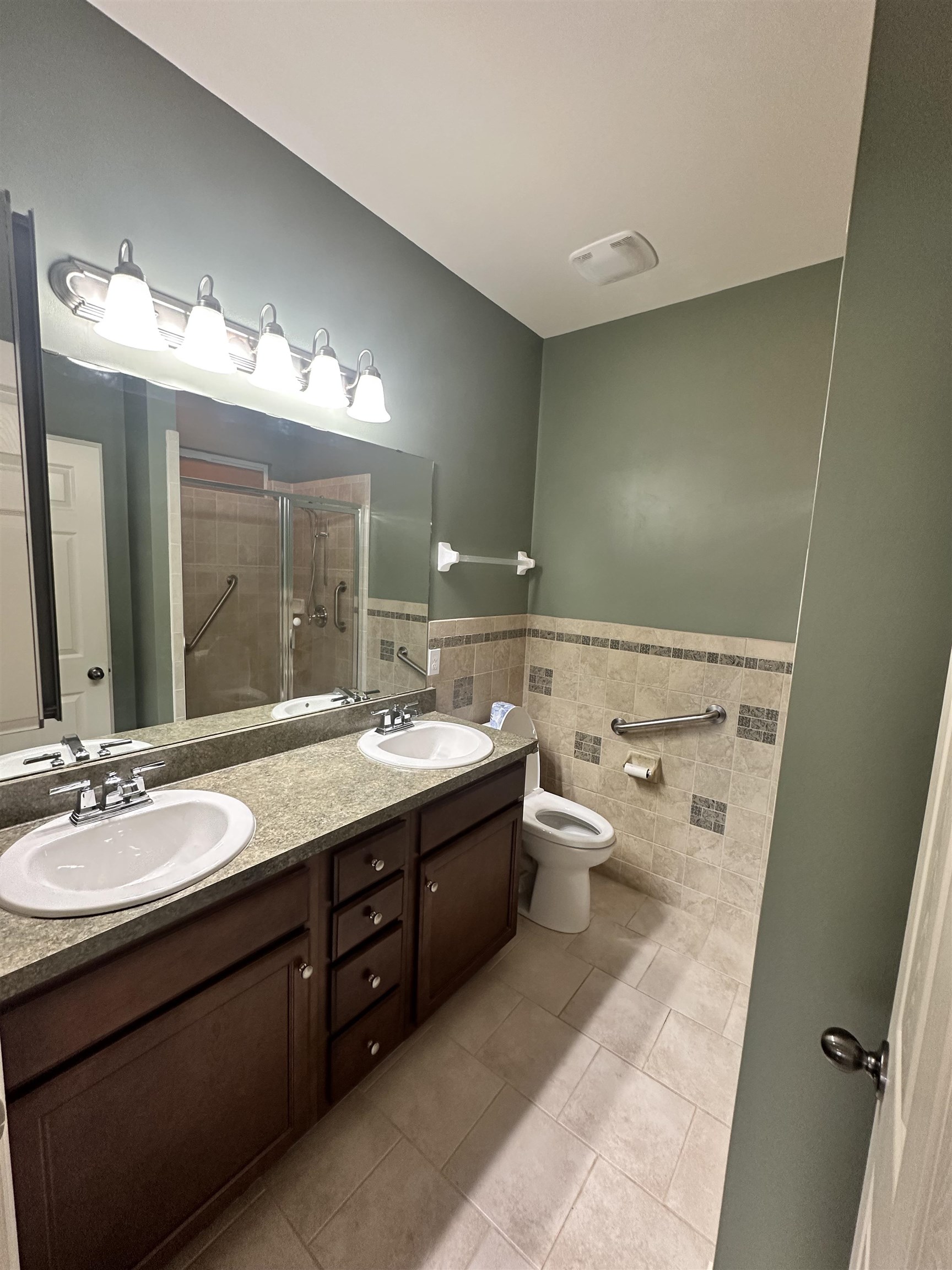 5614 Hampton Hill Circle