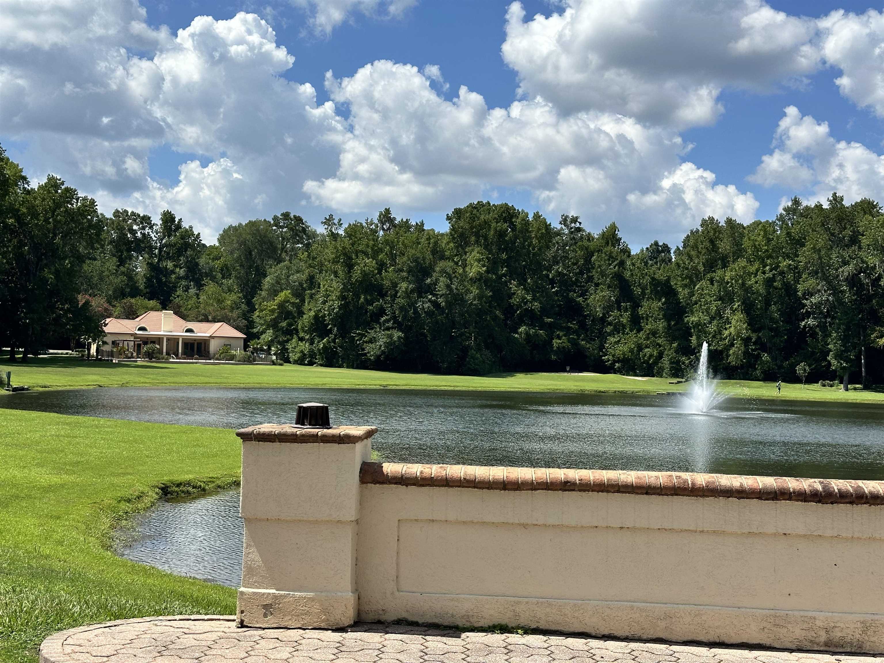 552 High Oaks Court