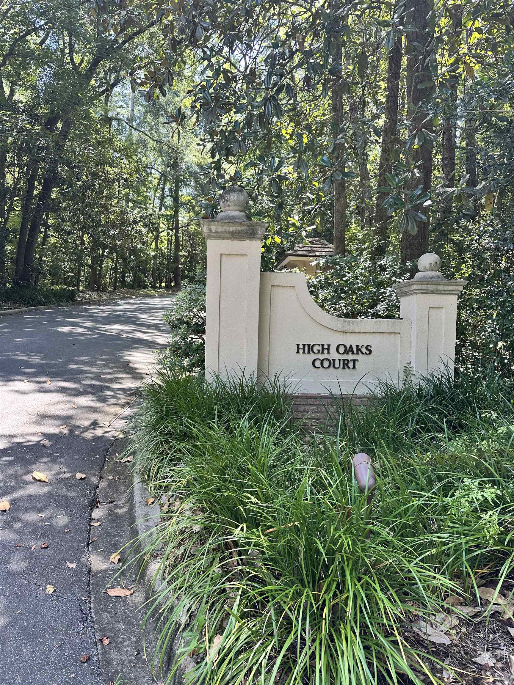 552 High Oaks Court