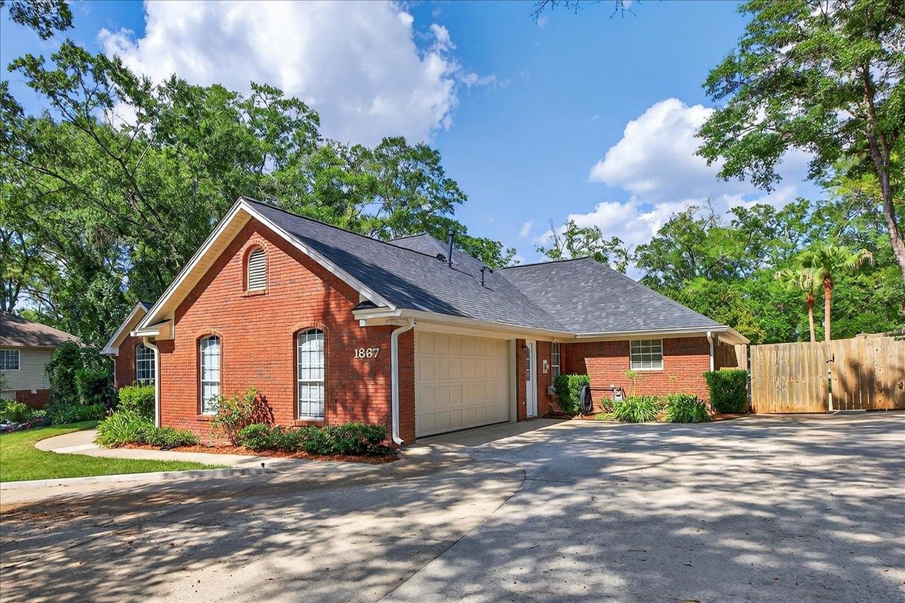 1867 Easton Forest Drive