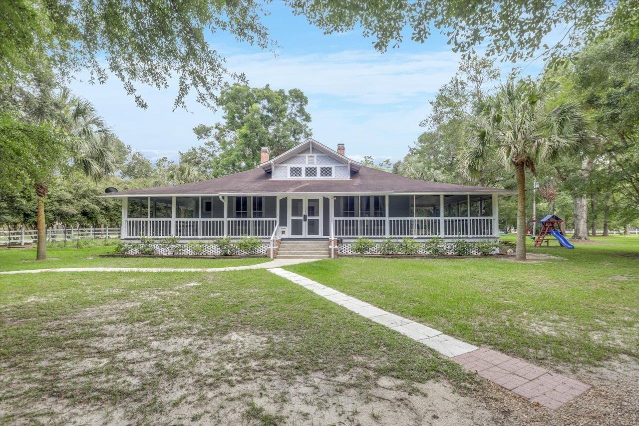 79 Lakeside Road