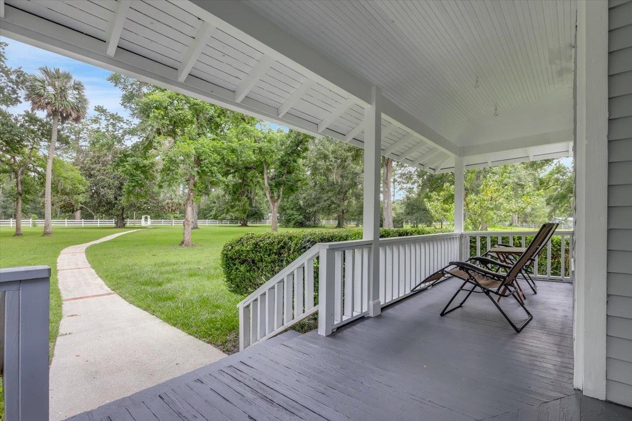 79 Lakeside Road