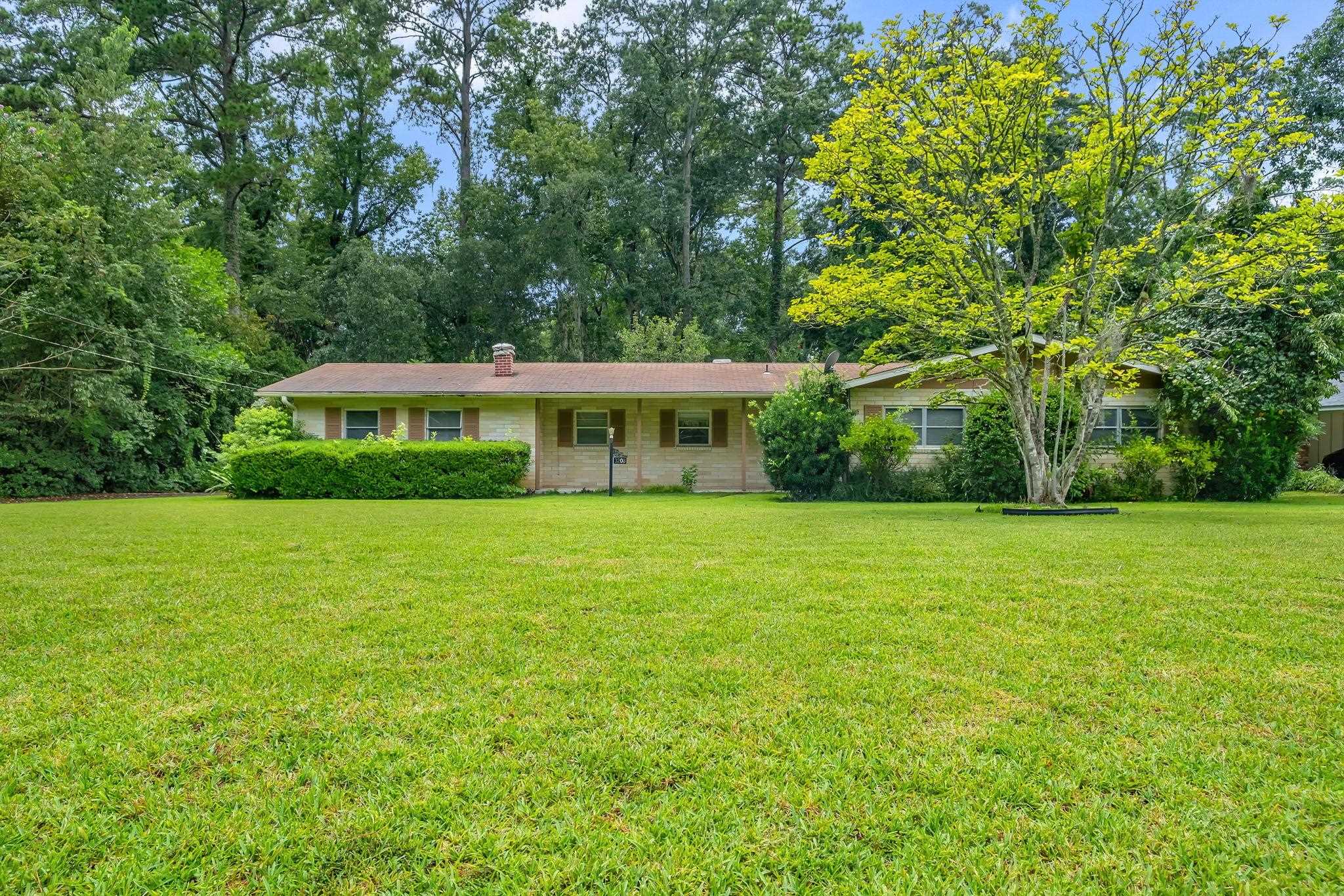 3208 DEL RIO Terrace