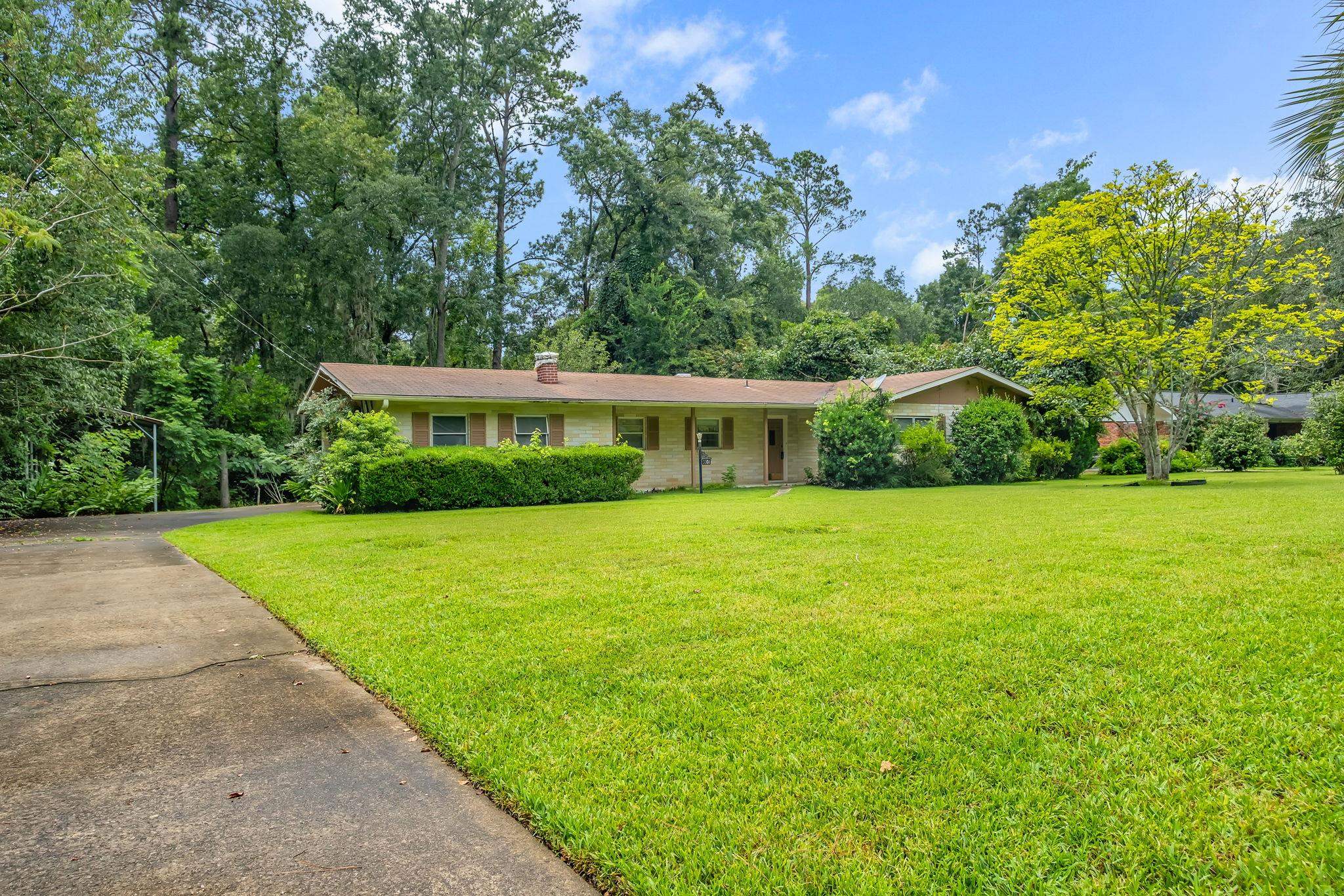 3208 DEL RIO Terrace
