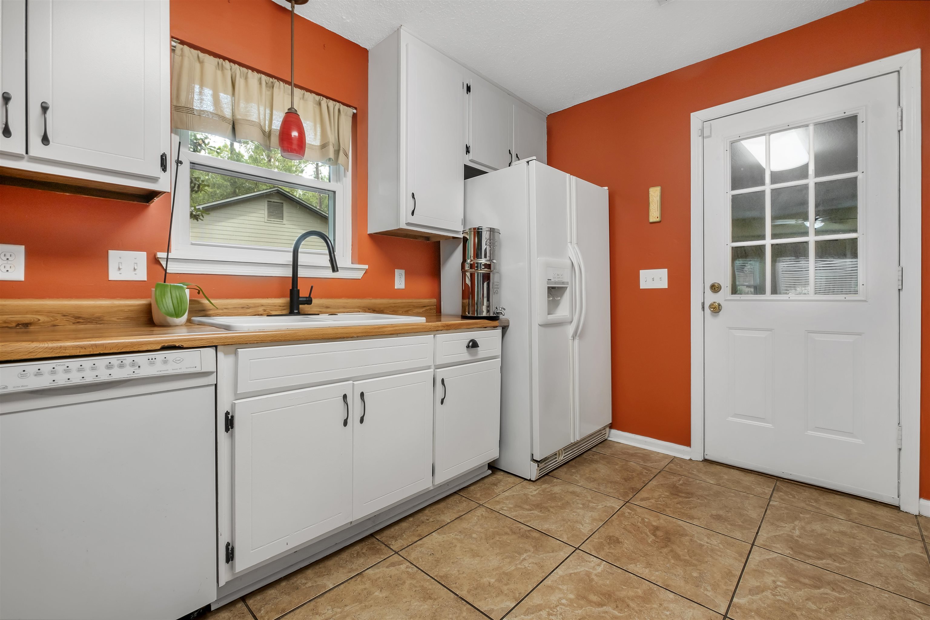 3417 Treaty Oak Trail