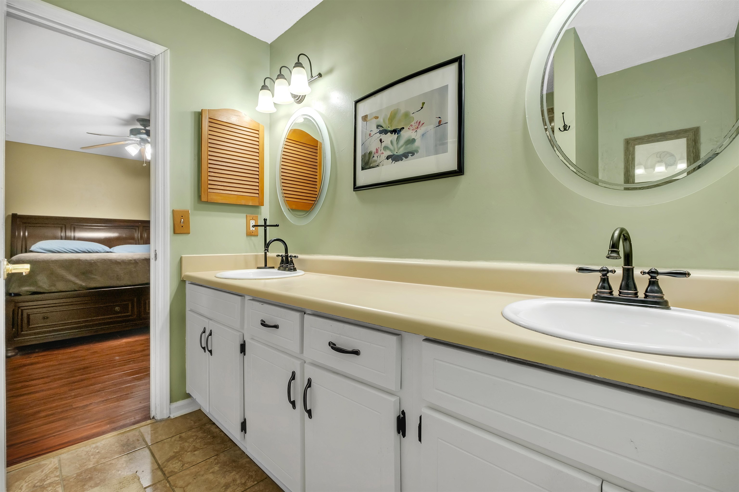 3417 Treaty Oak Trail