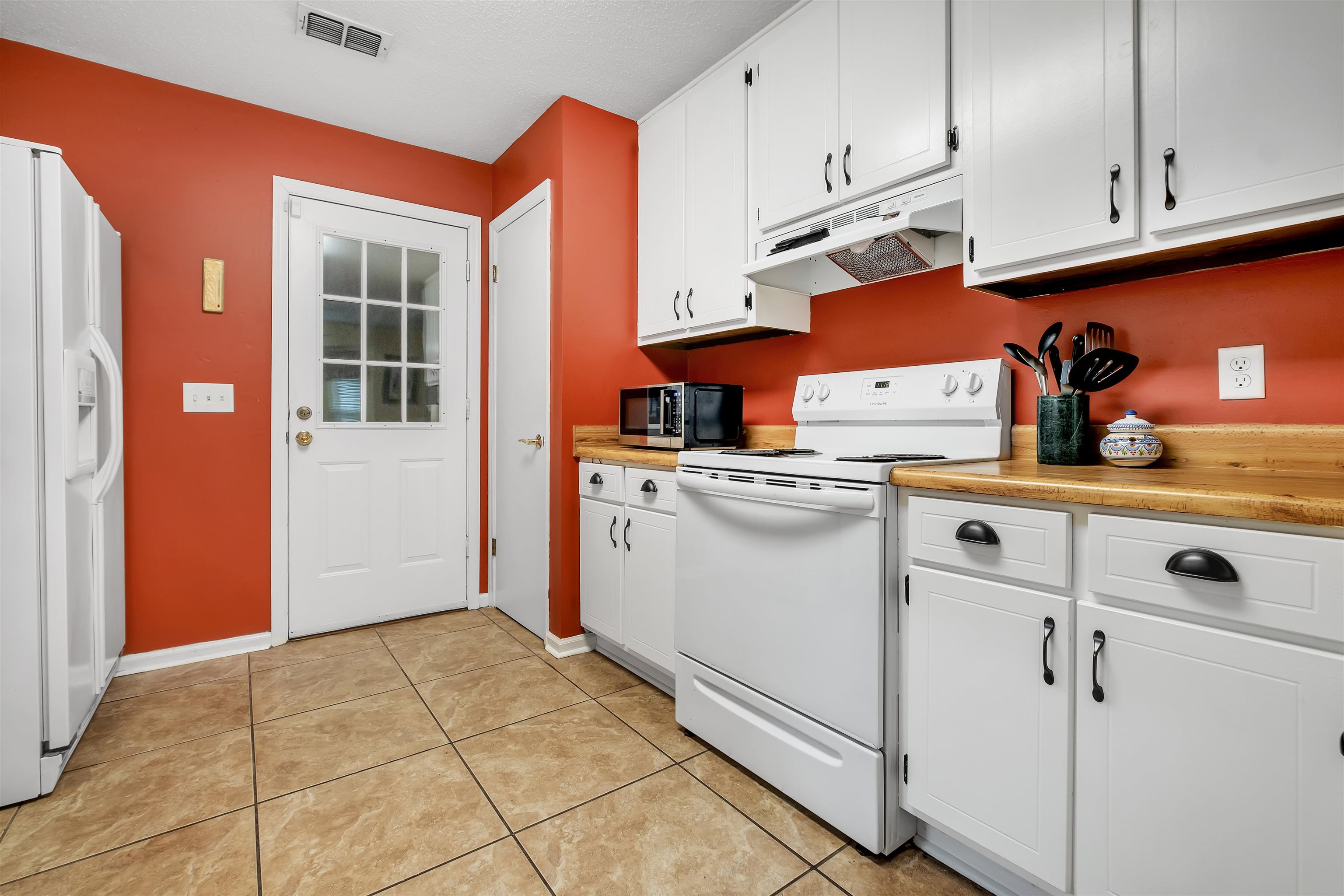 3417 Treaty Oak Trail