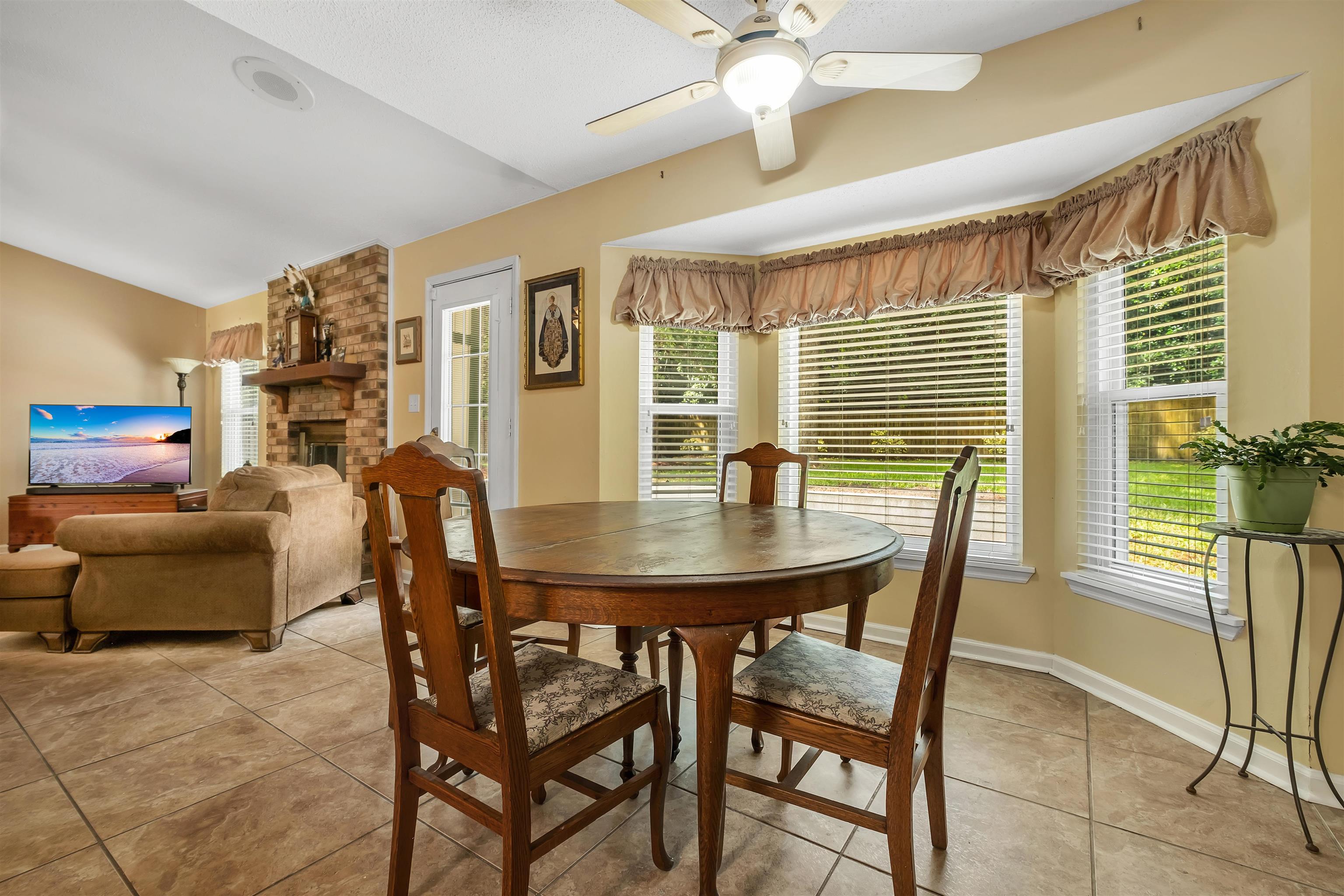 3417 Treaty Oak Trail