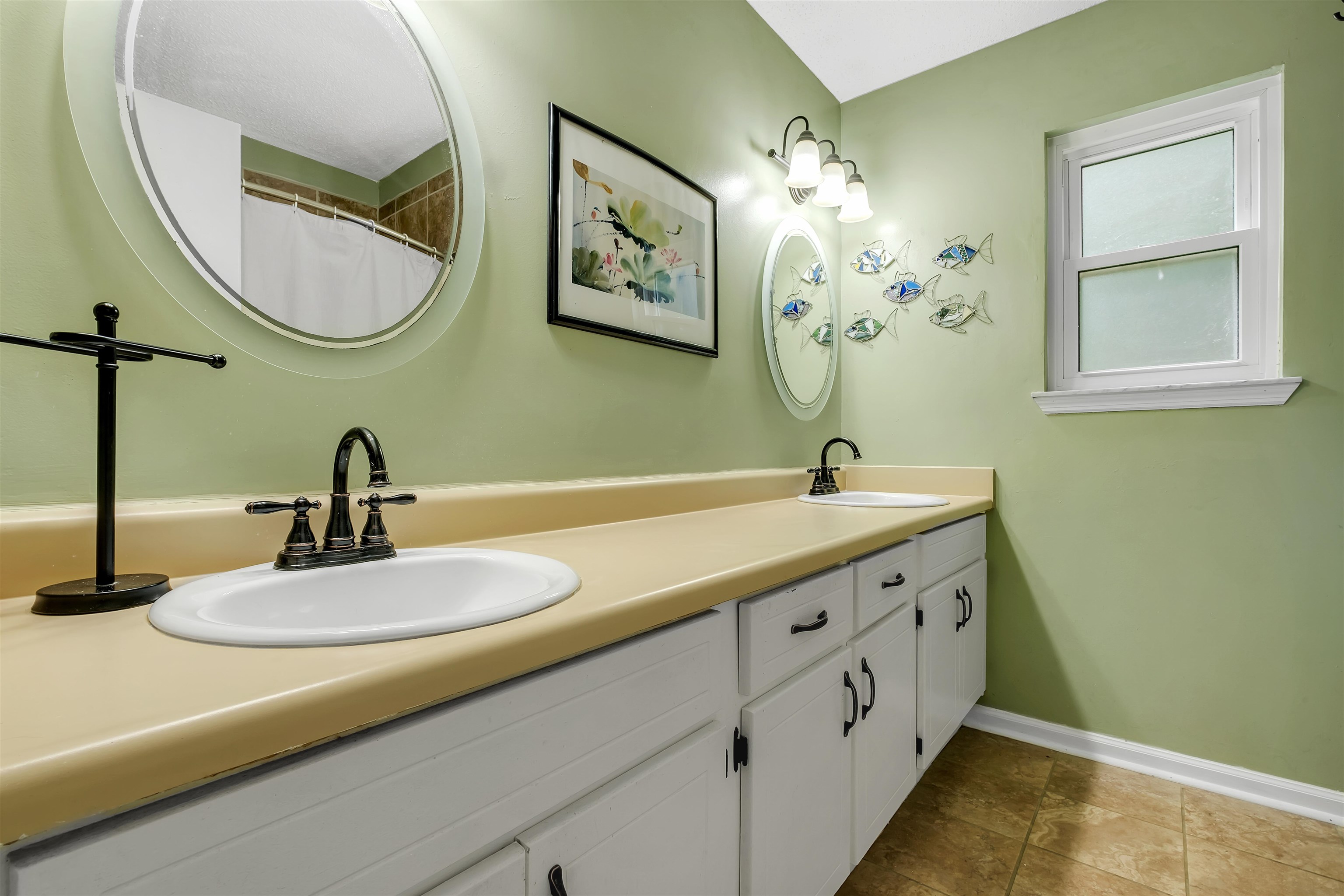 3417 Treaty Oak Trail