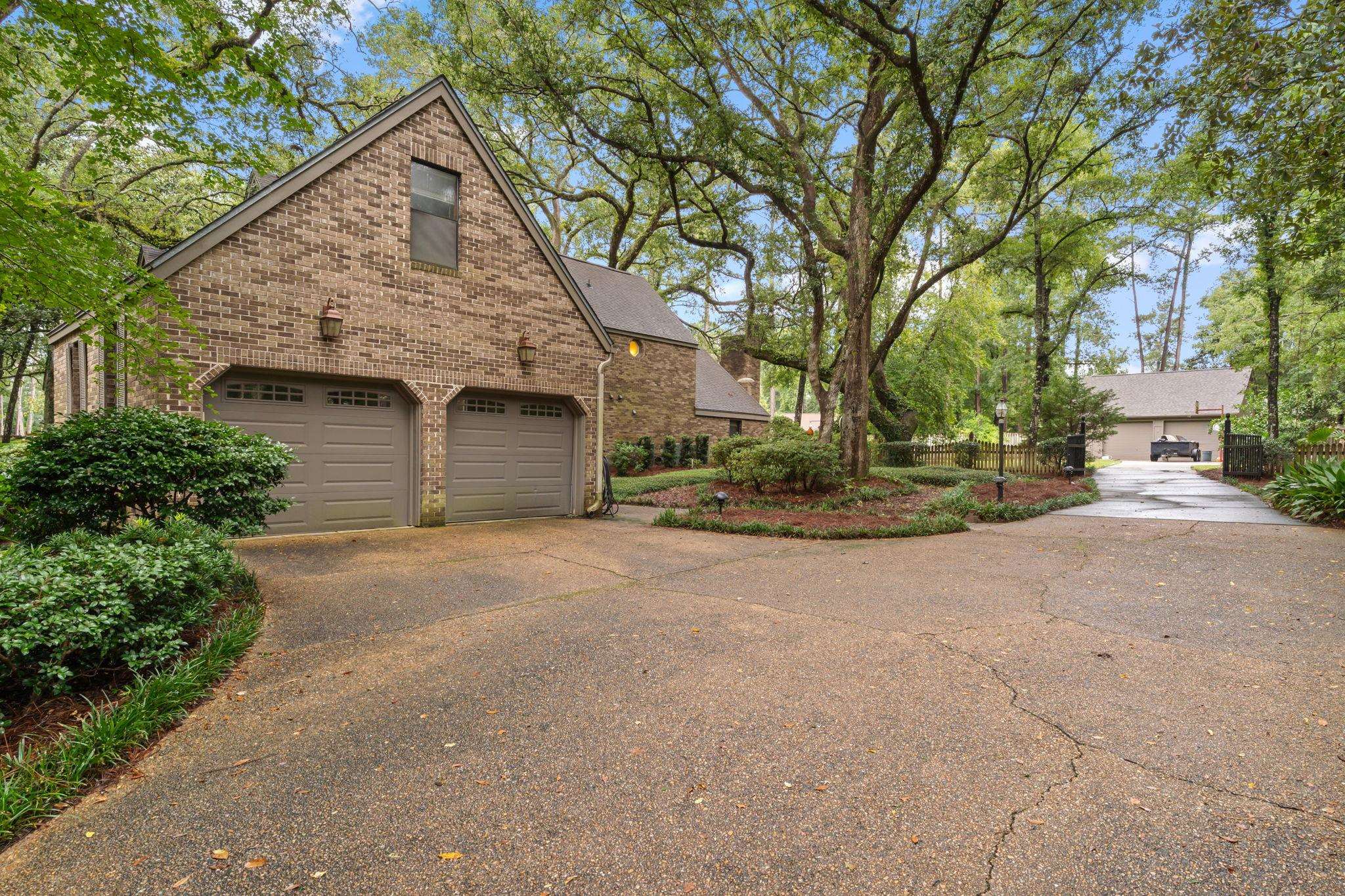 976 Rosebay Court