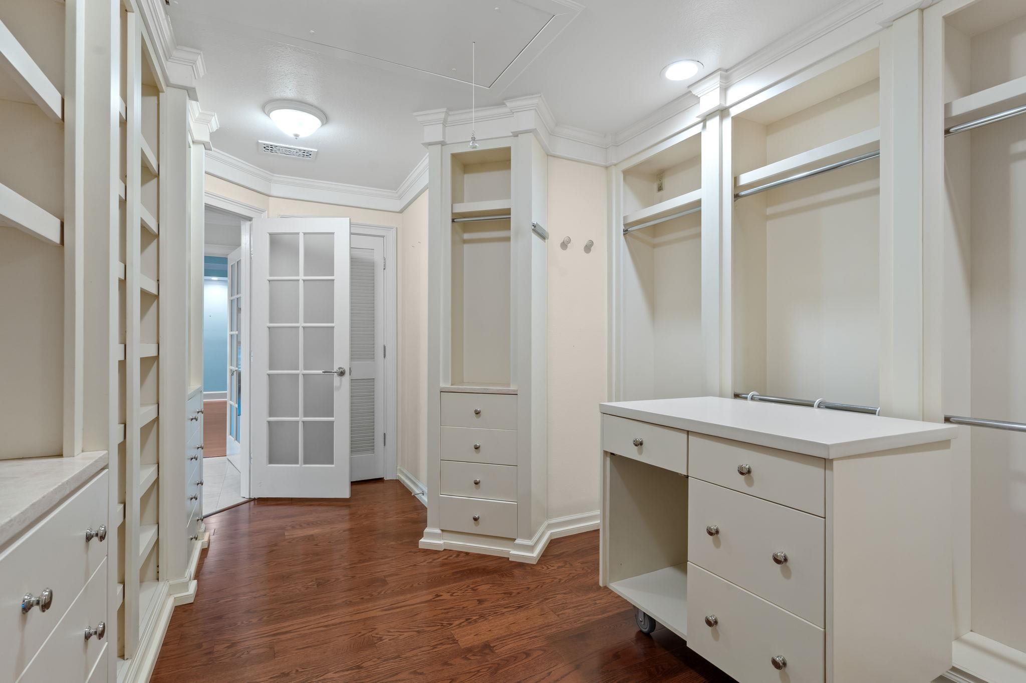 976 Rosebay Court