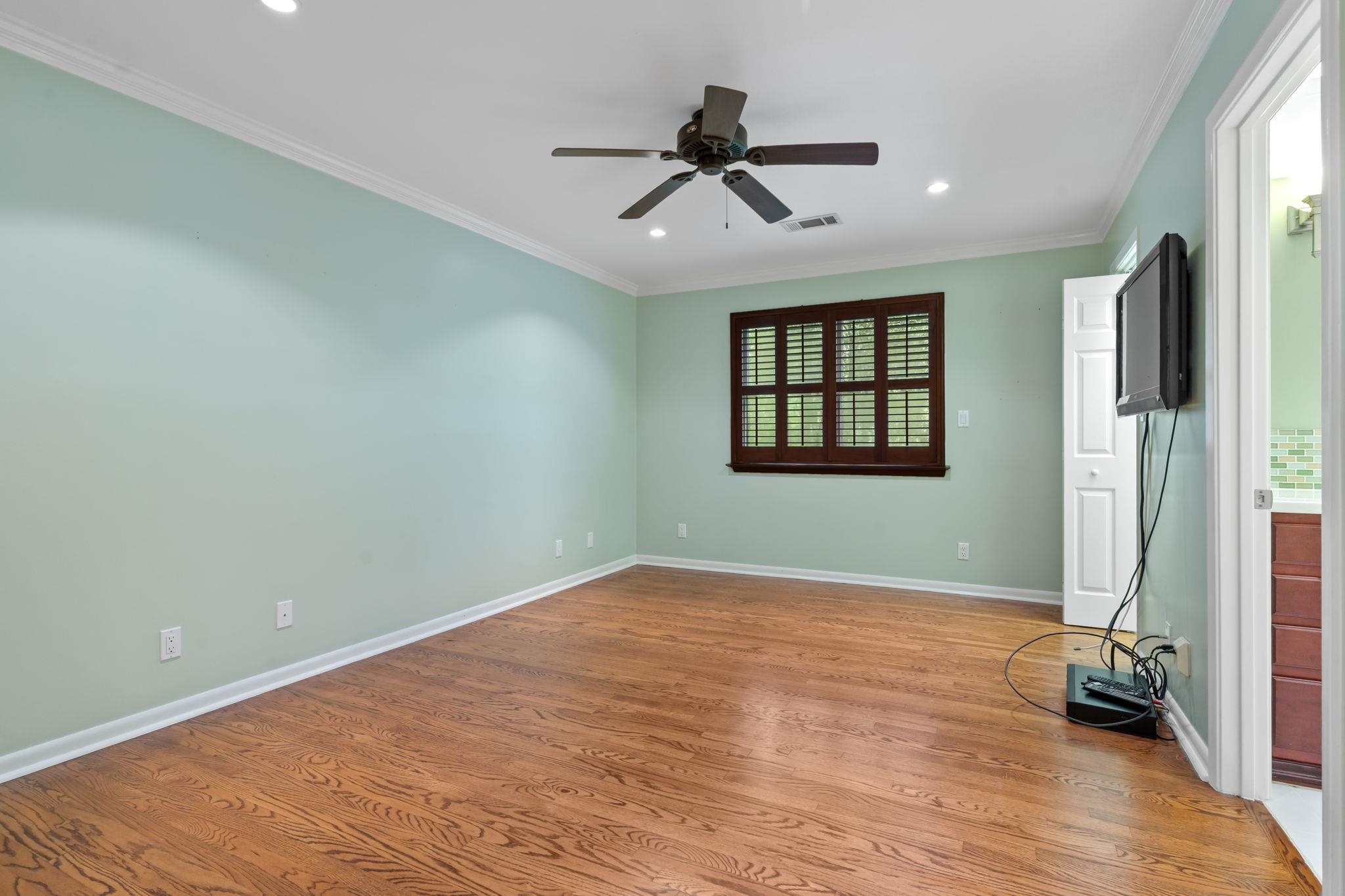 976 Rosebay Court