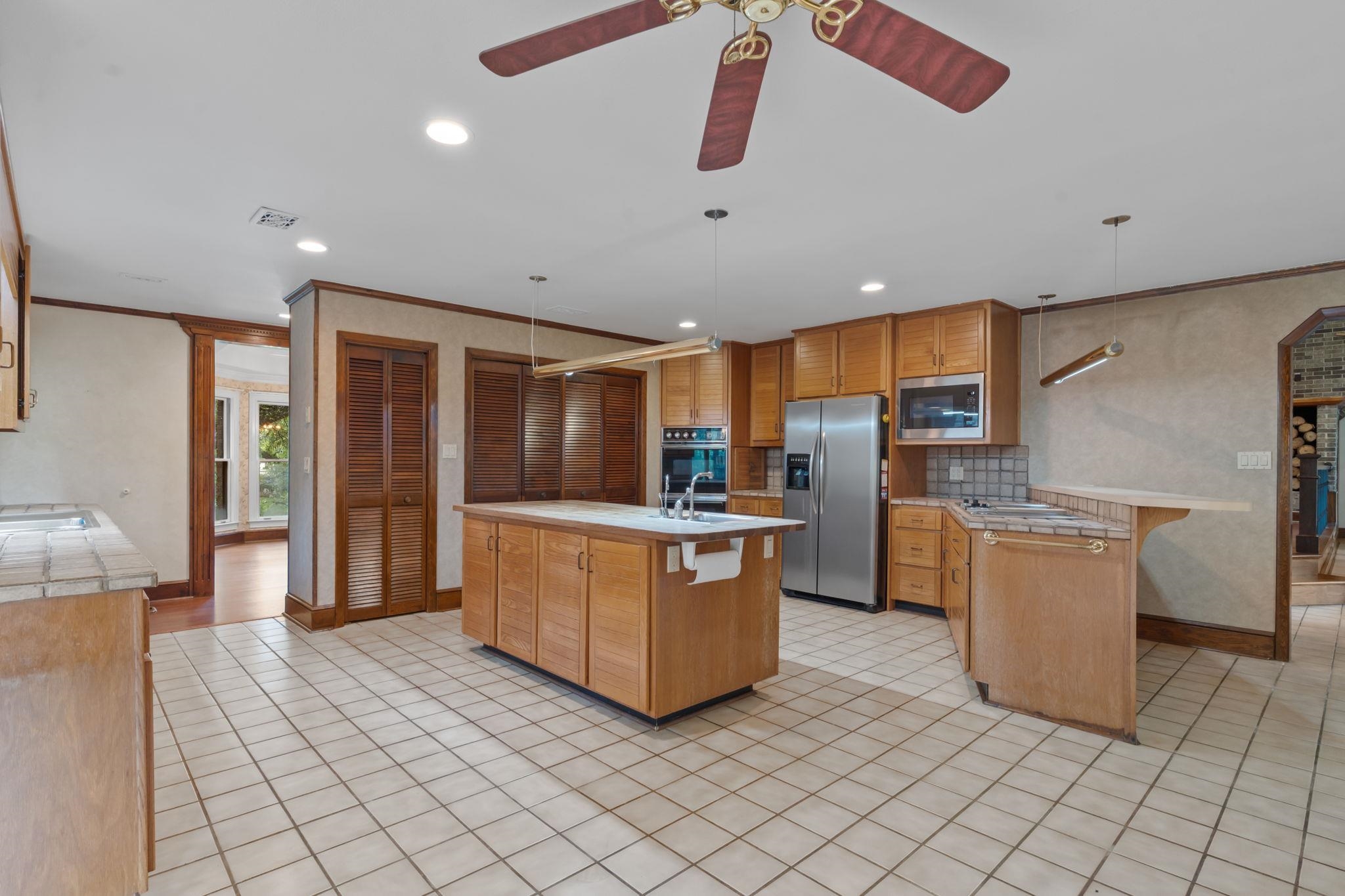 976 Rosebay Court