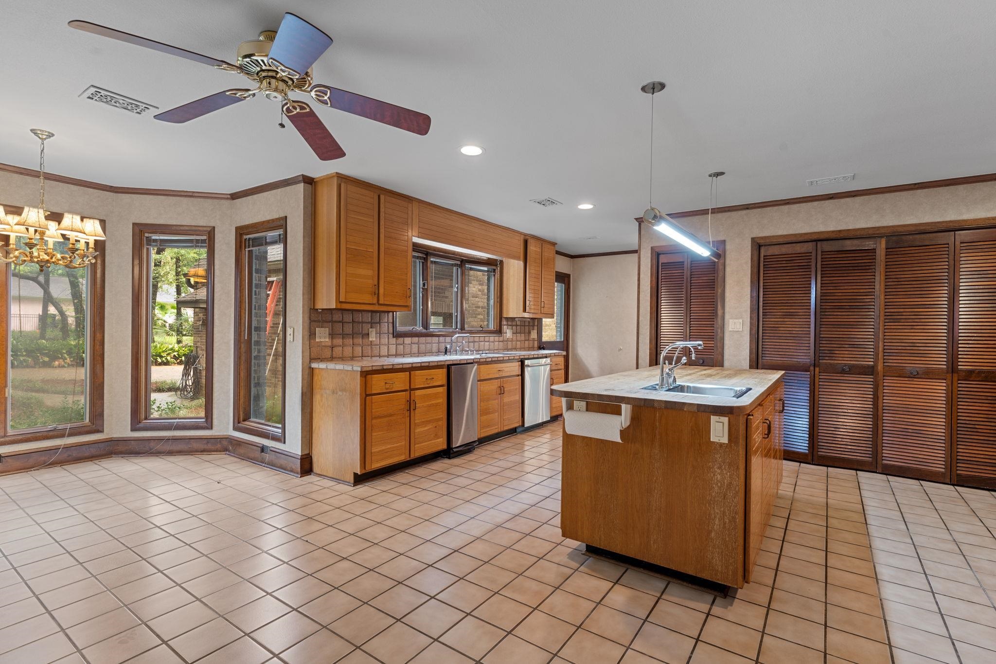 976 Rosebay Court