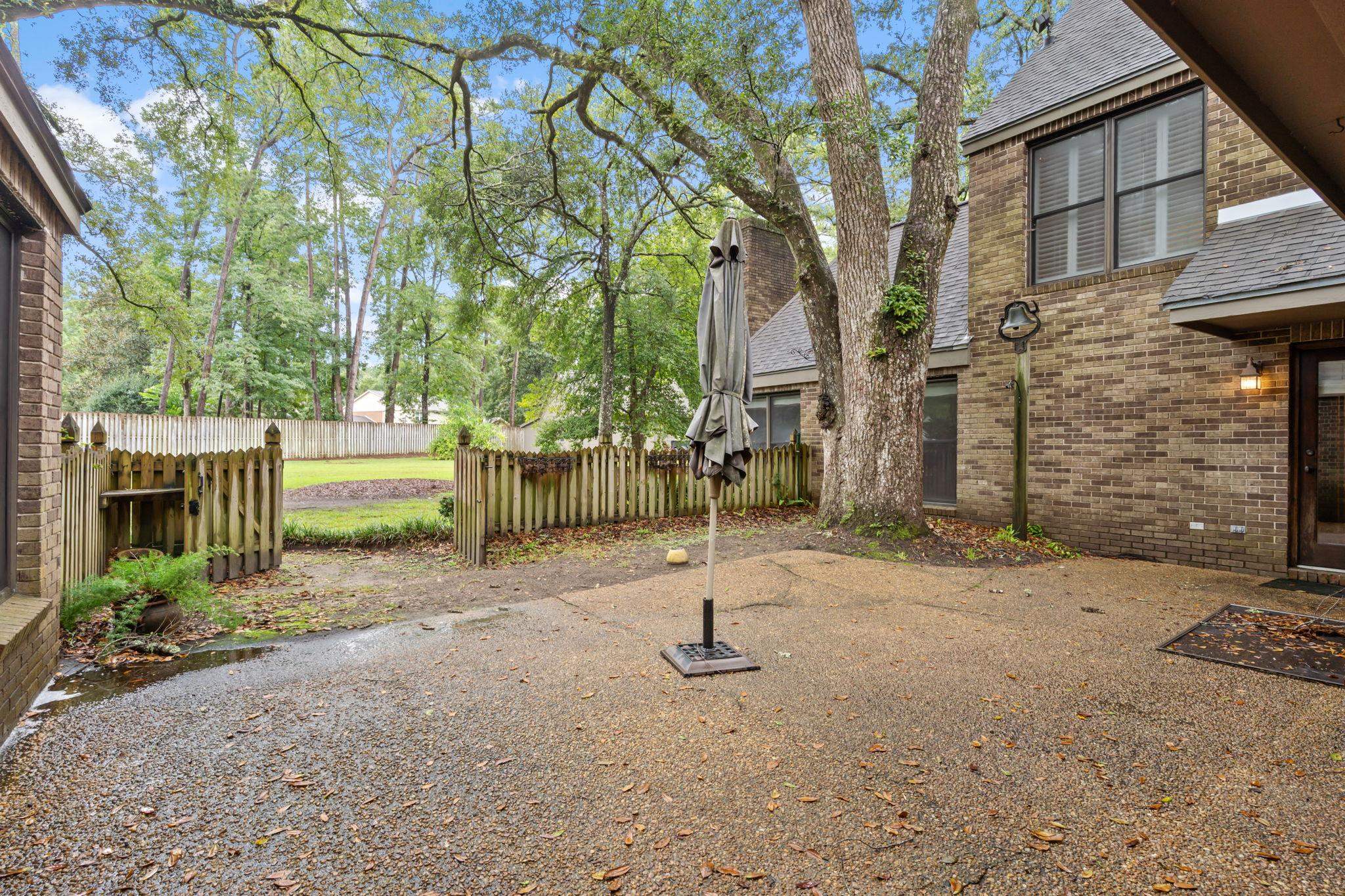 976 Rosebay Court