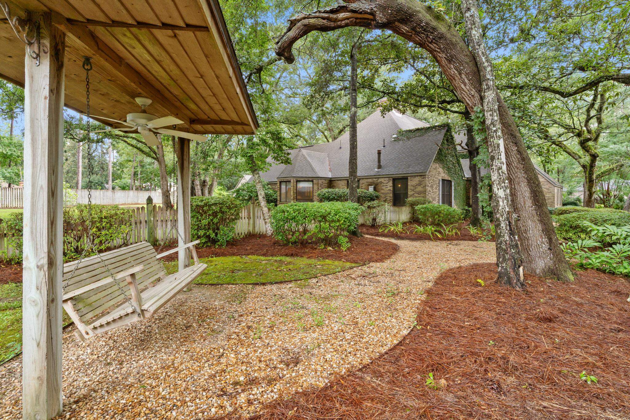 976 Rosebay Court