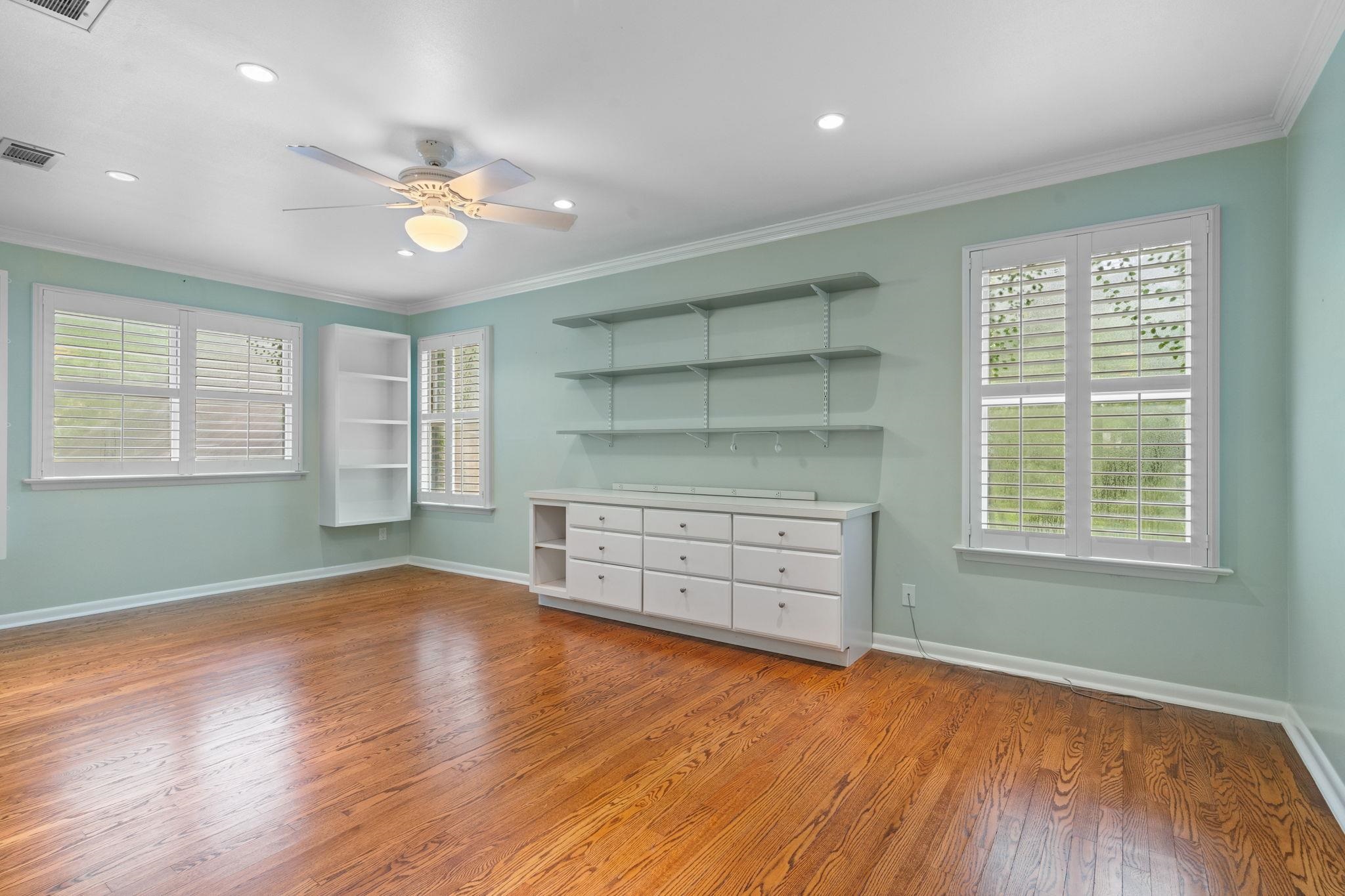976 Rosebay Court