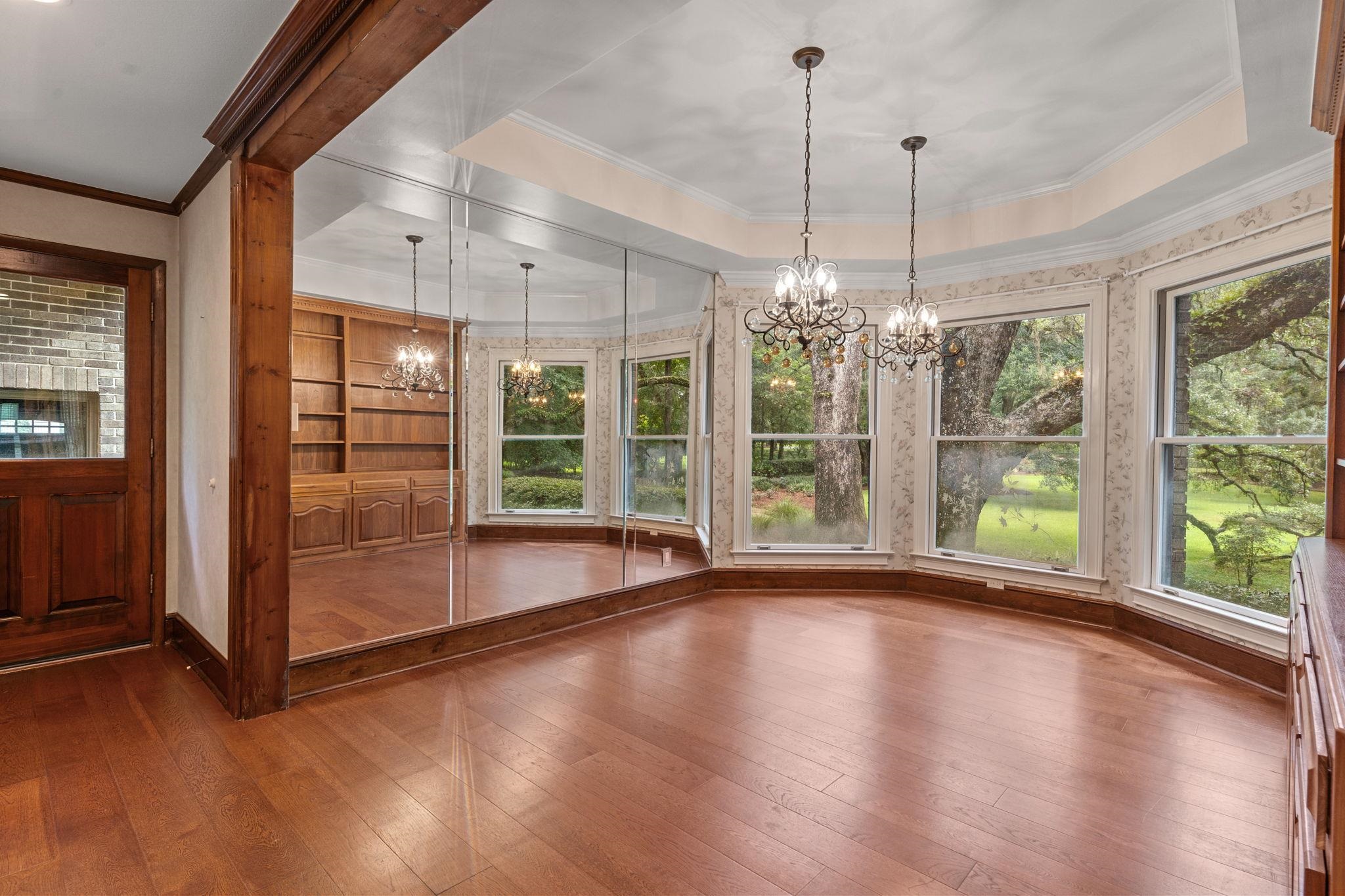 976 Rosebay Court