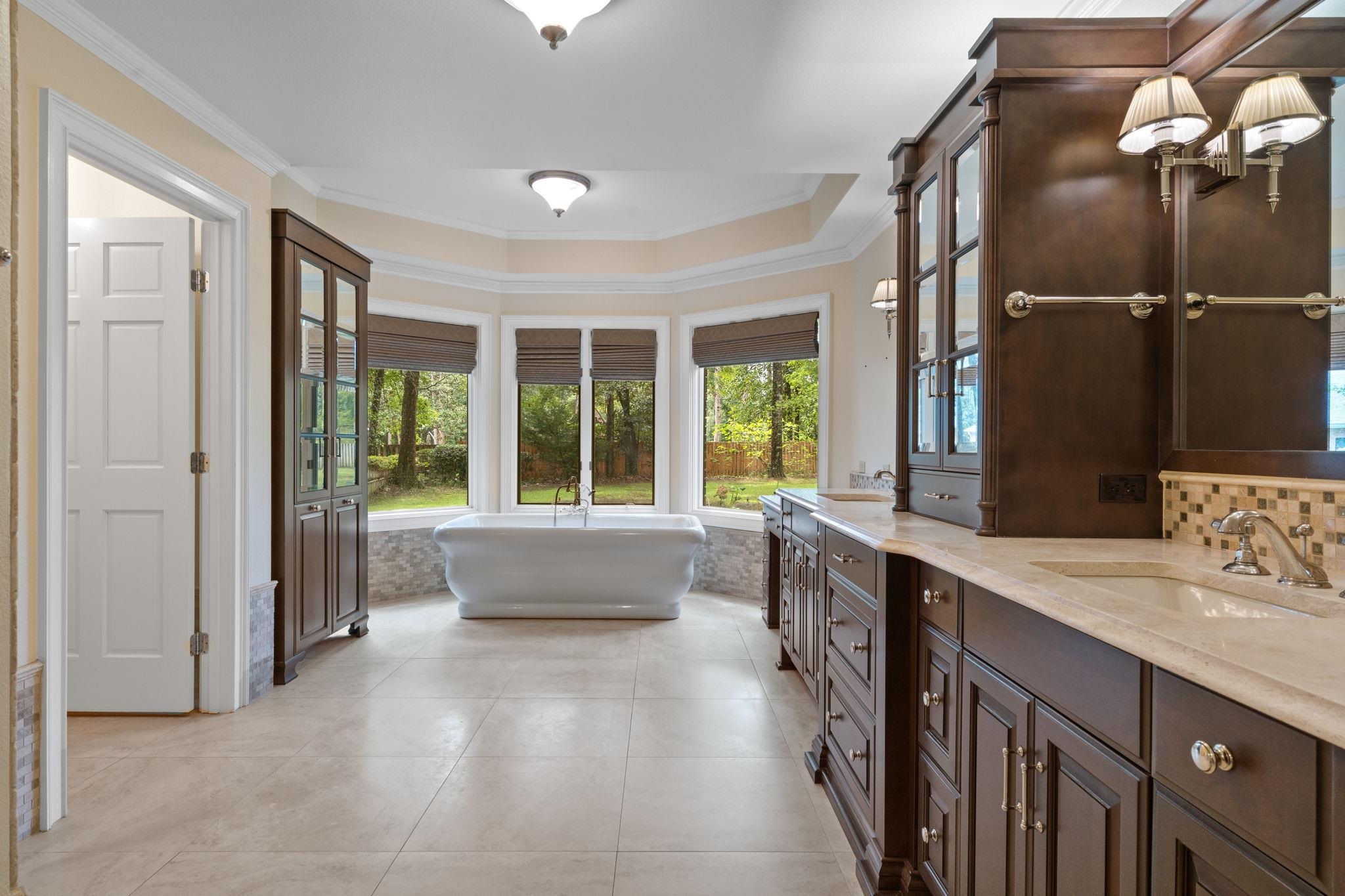 976 Rosebay Court