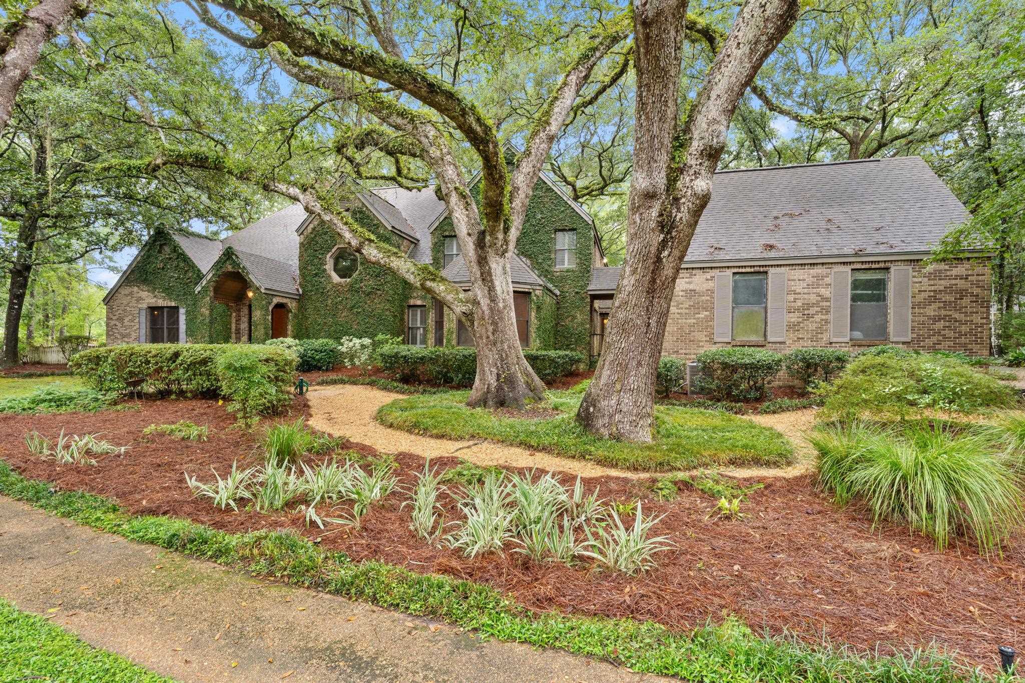 976 Rosebay Court