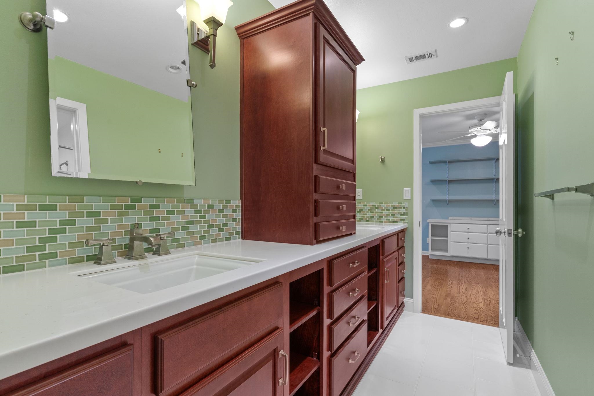 976 Rosebay Court