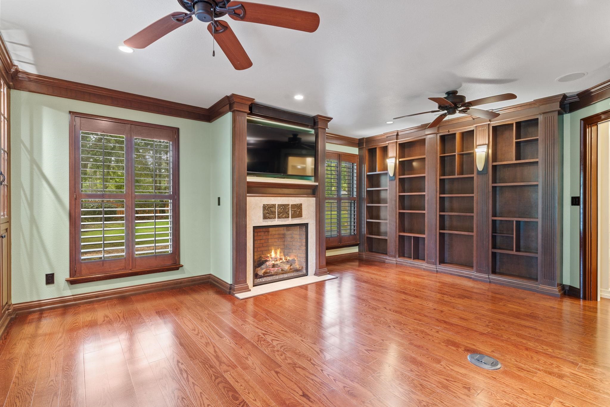 976 Rosebay Court