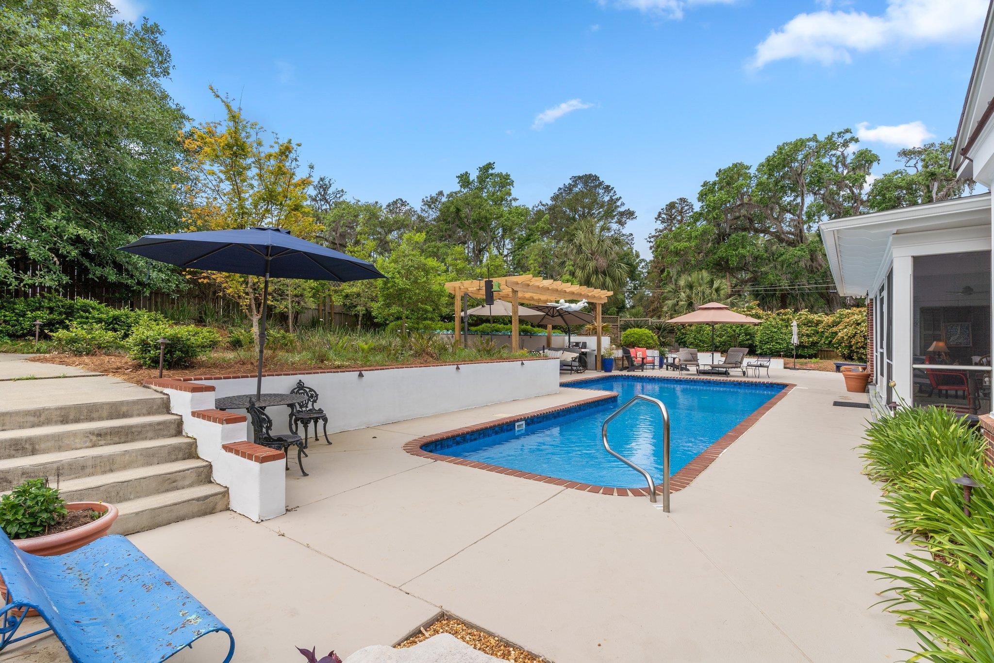 909 Circle Drive