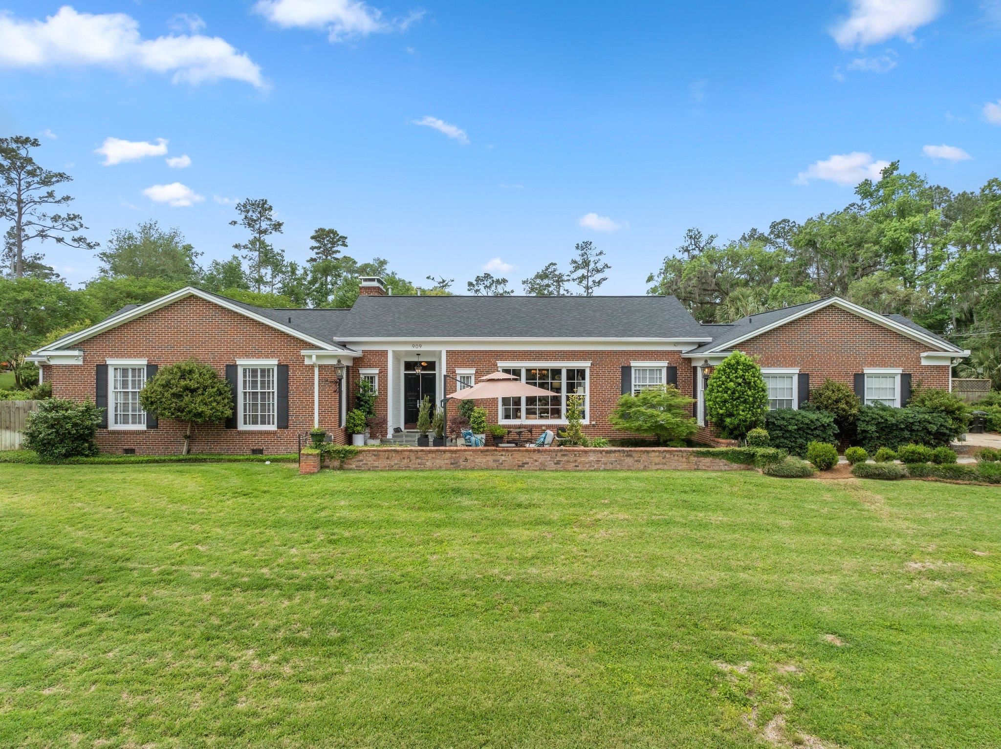 909 Circle Drive