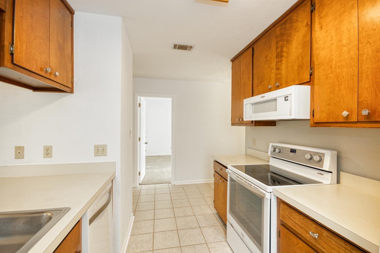 2039 Hanover Court Unit: A