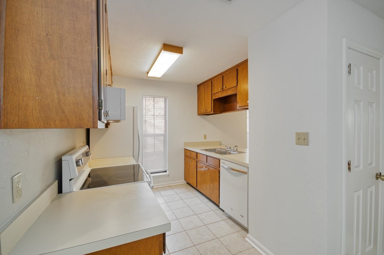2039 Hanover Court Unit: A
