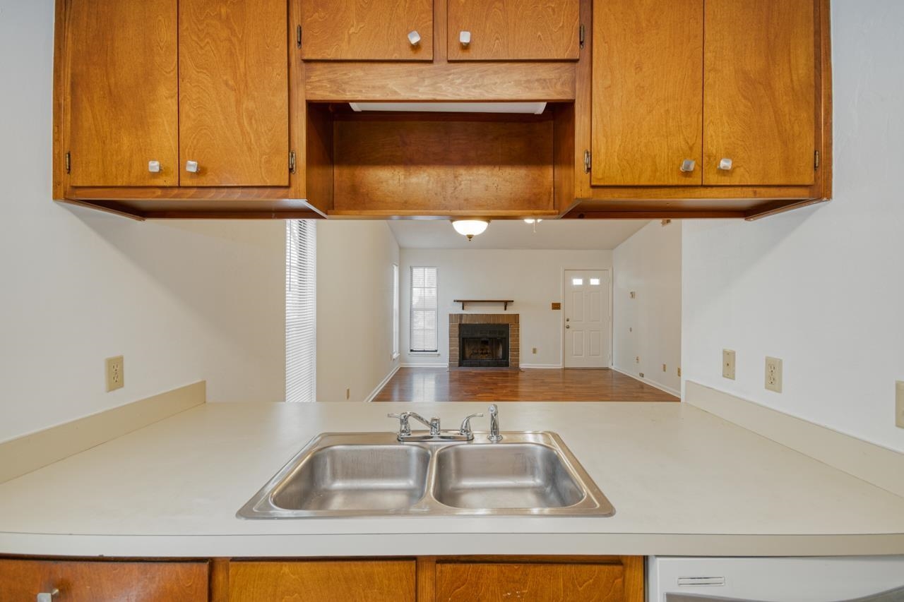 2039 Hanover Court Unit: A
