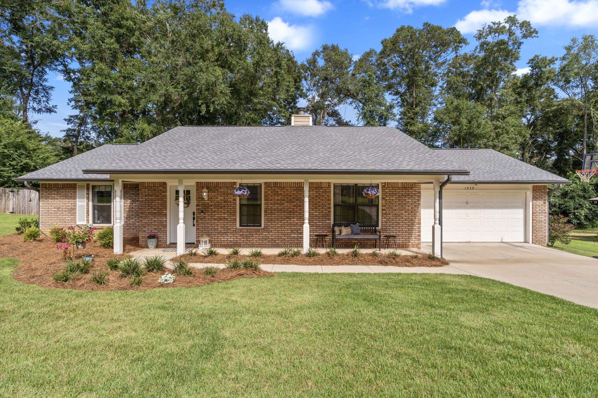 1339 Avondale Way