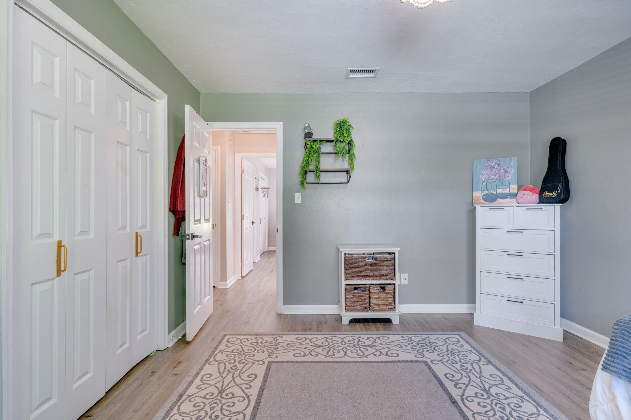 1339 Avondale Way