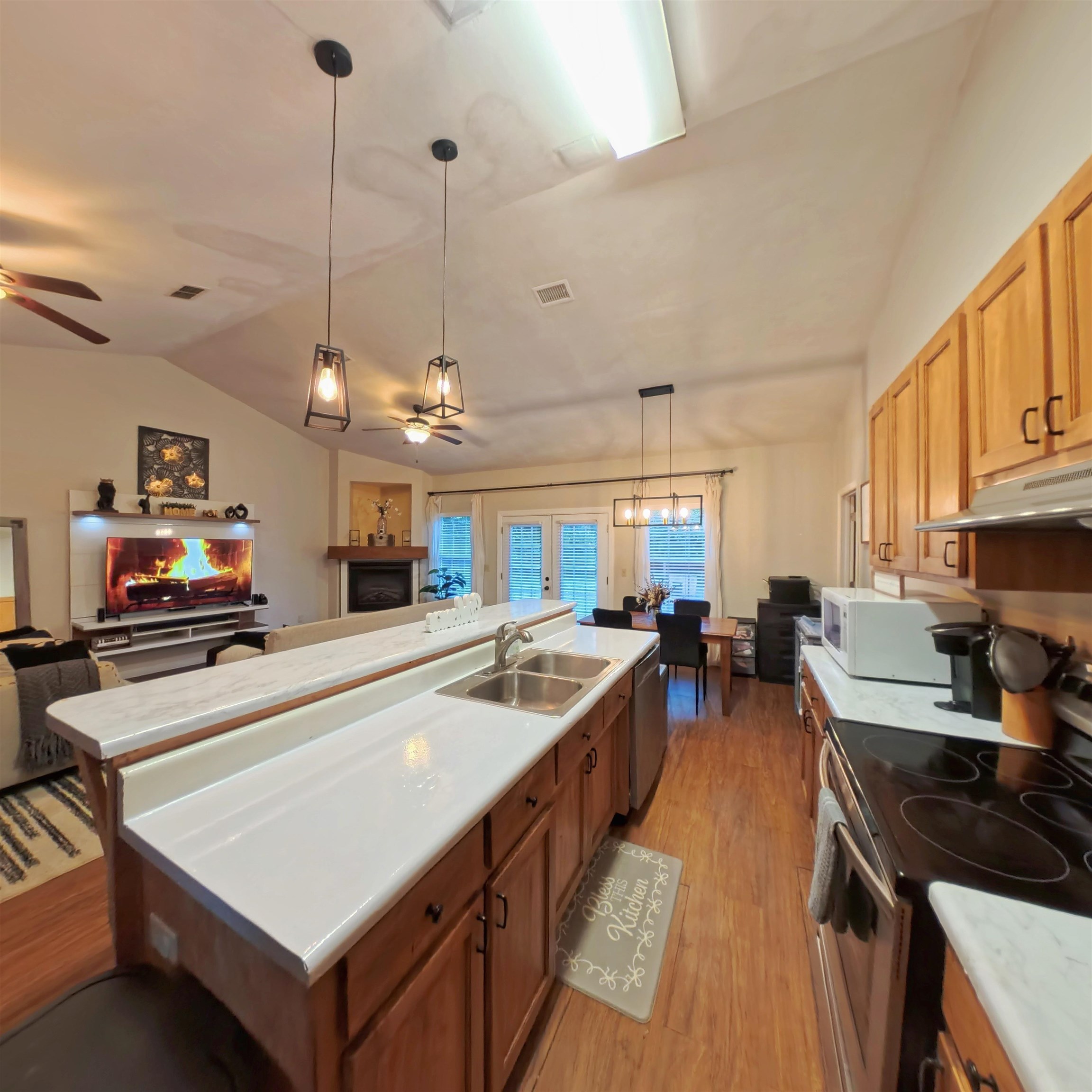 2425 Country Club Drive