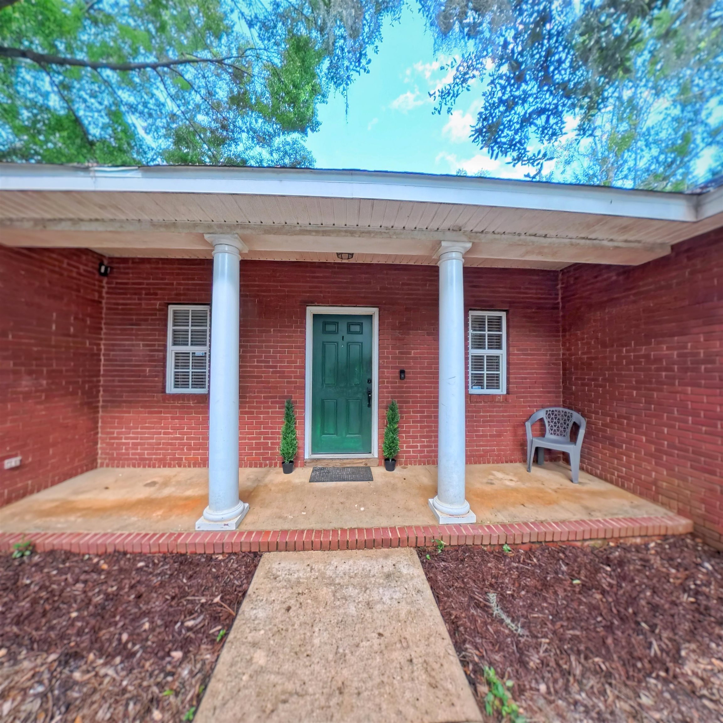 2425 Country Club Drive