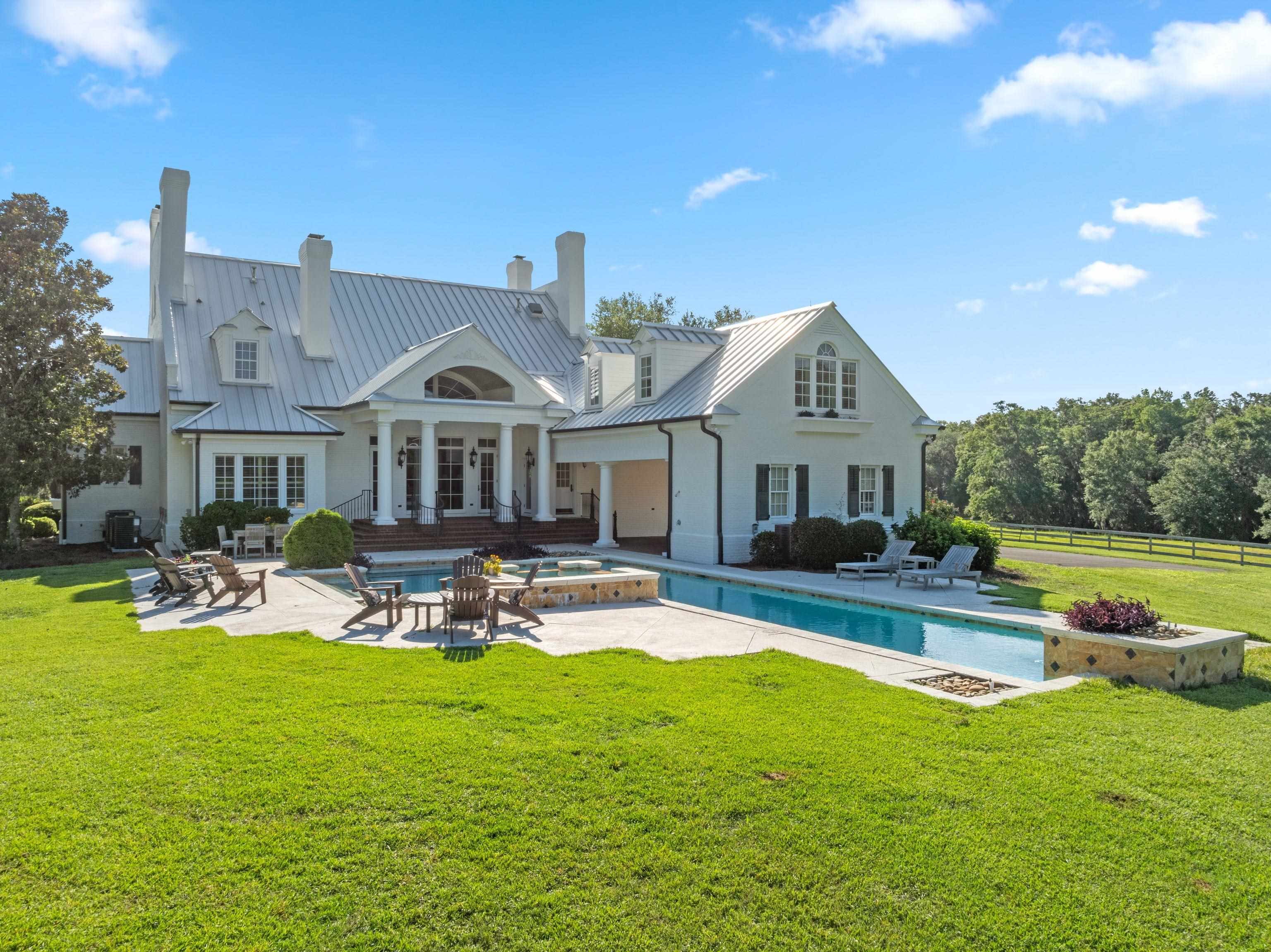 9525 Woodland Hills Way