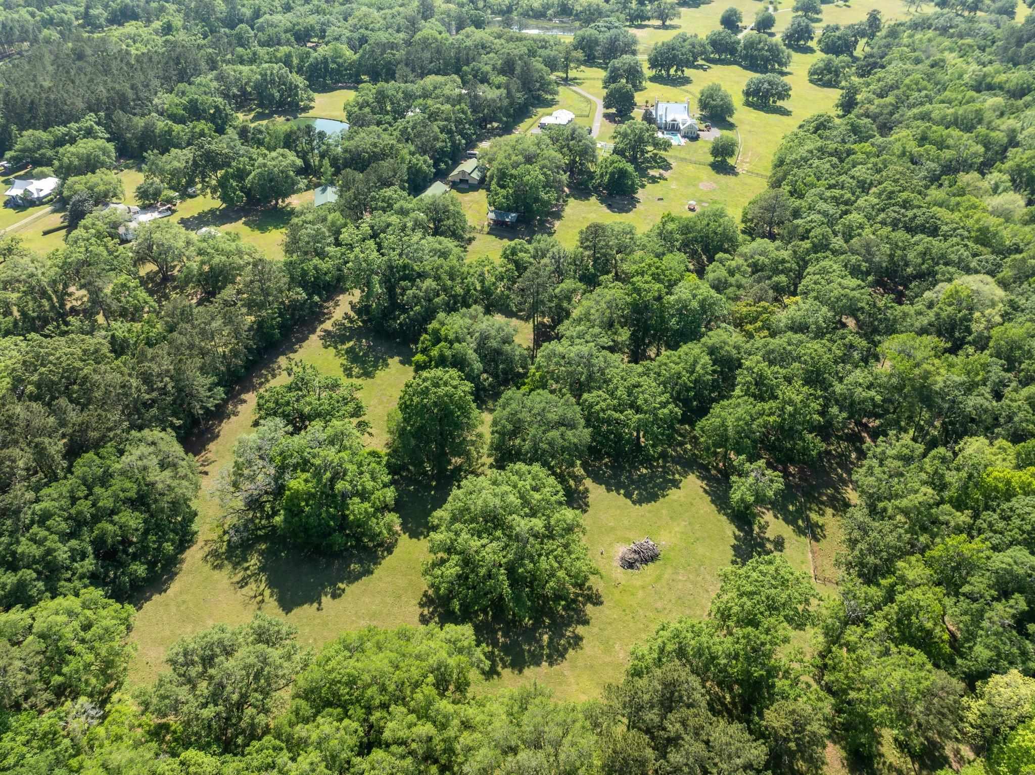 9525 Woodland Hills Way