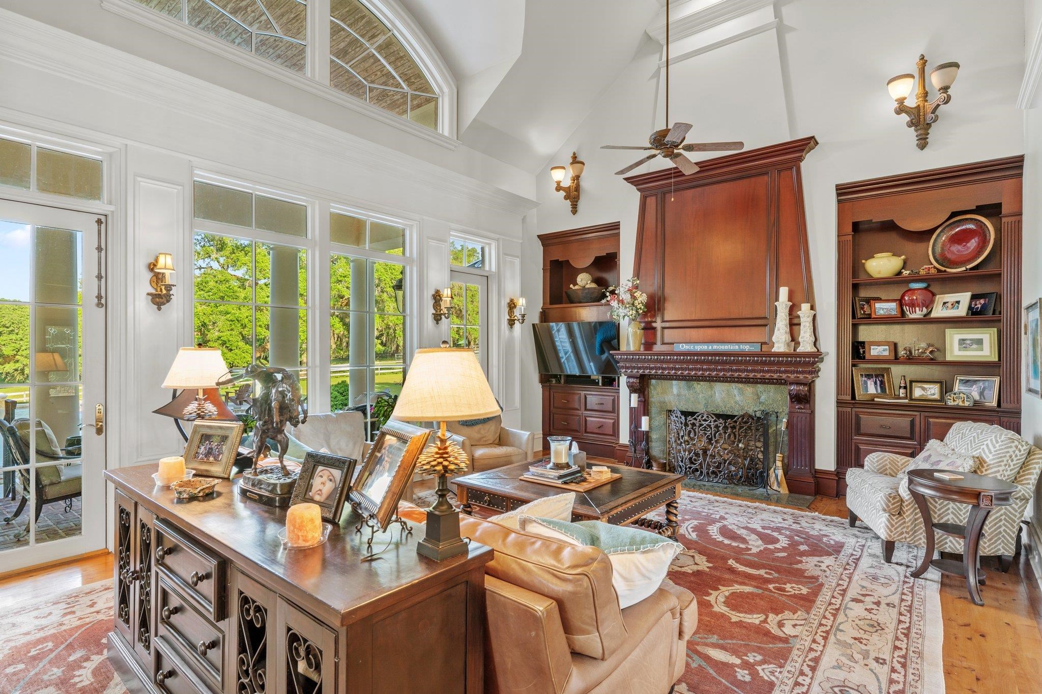 9525 Woodland Hills Way