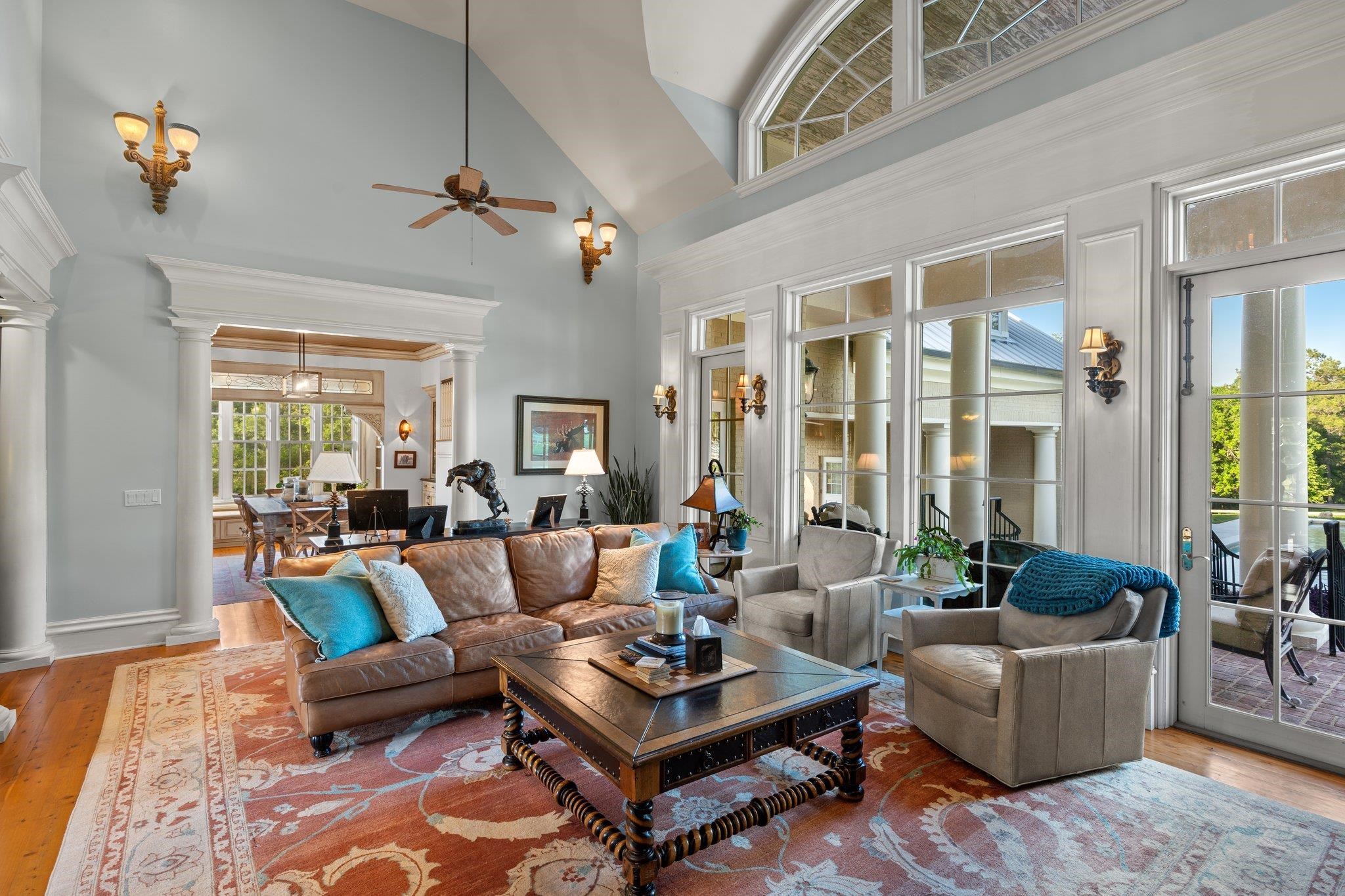 9525 Woodland Hills Way