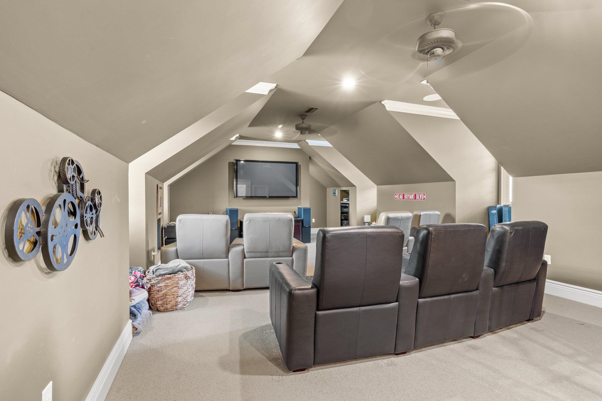 9525 Woodland Hills Way