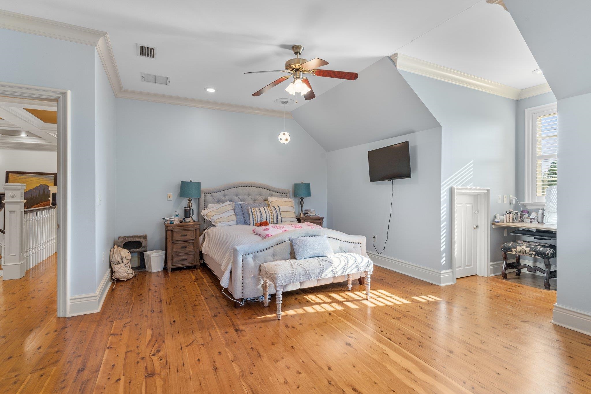 9525 Woodland Hills Way