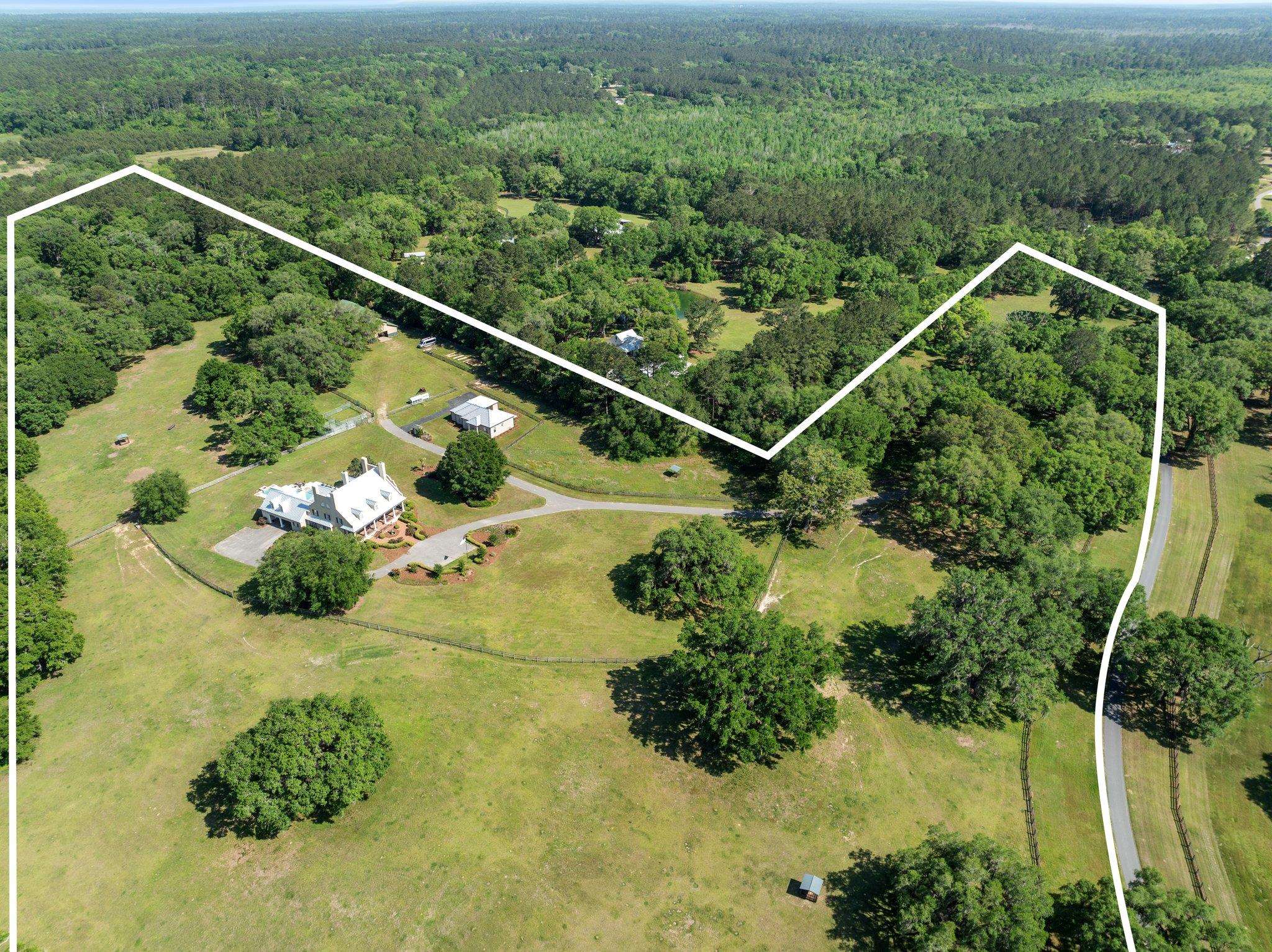 9525 Woodland Hills Way