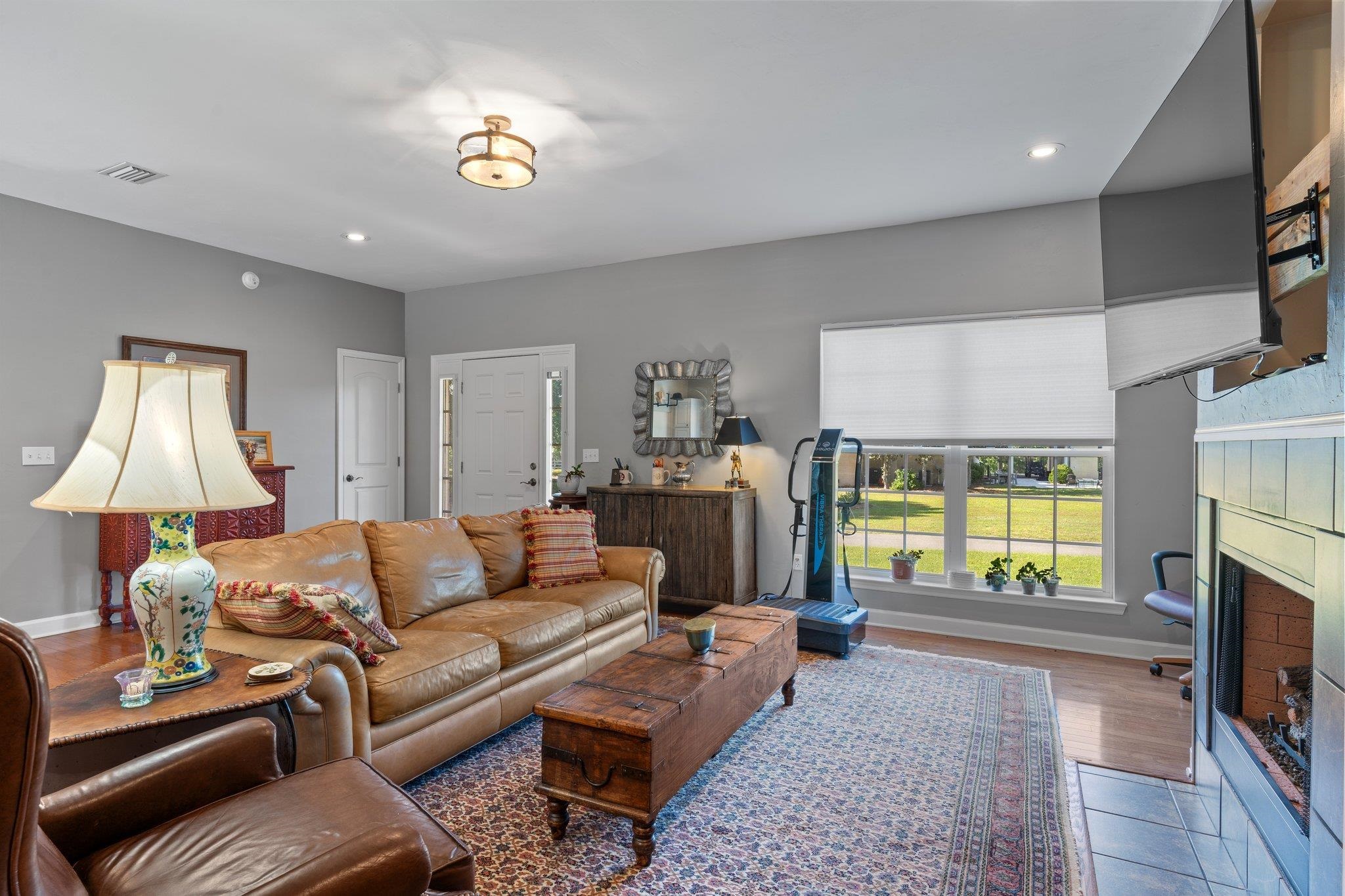 9525 Woodland Hills Way