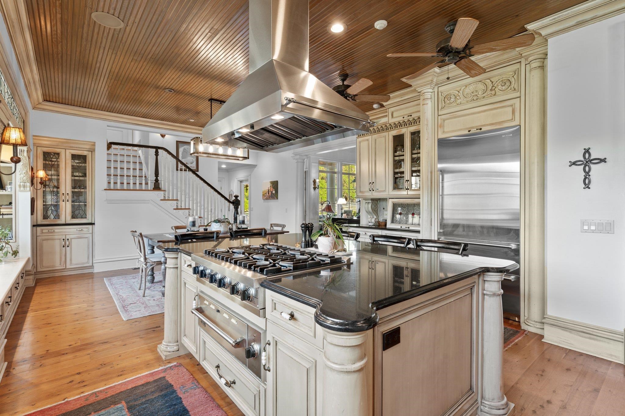 9525 Woodland Hills Way