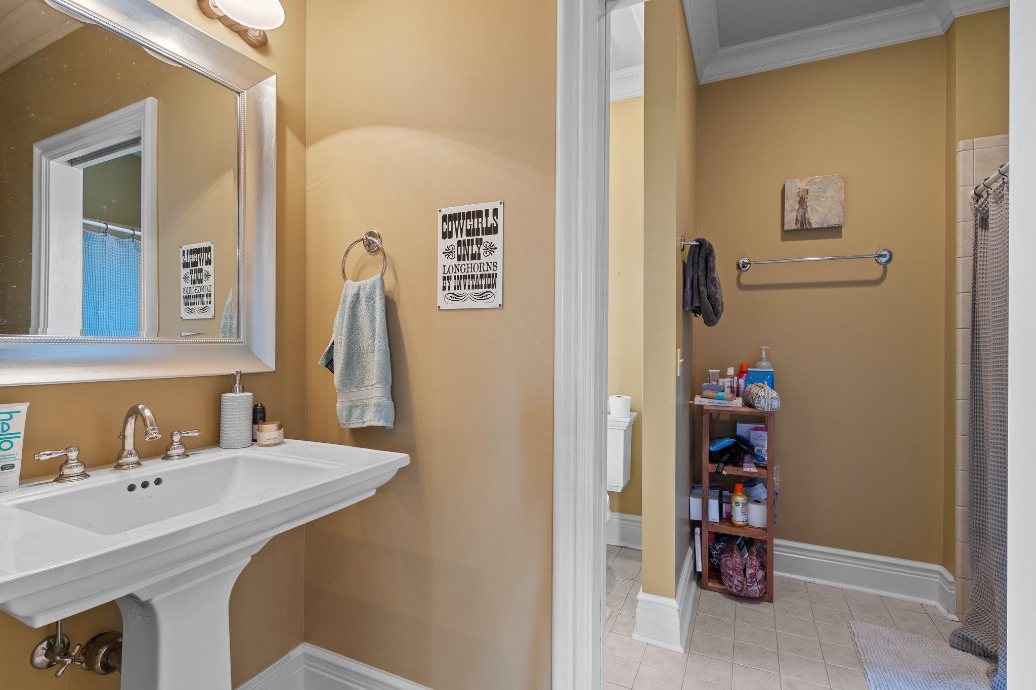 9525 Woodland Hills Way