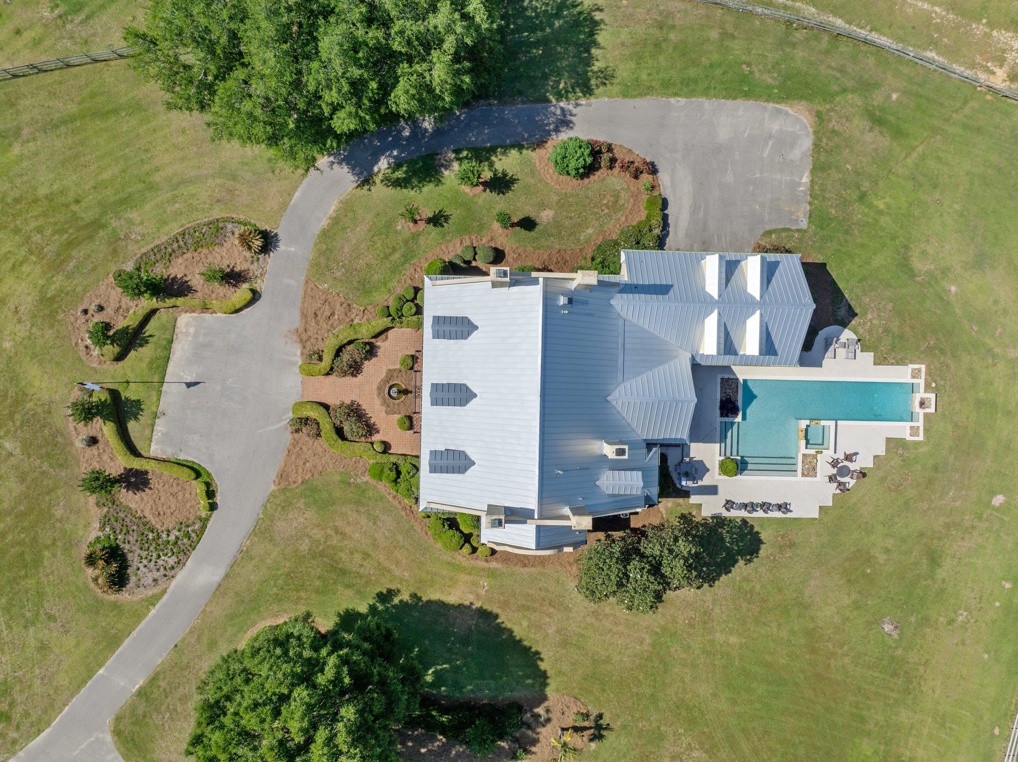 9525 Woodland Hills Way